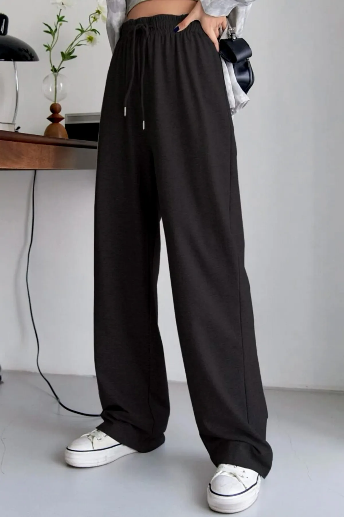EFBUTİK  Schwarze Jogginghose mit weitem Bein