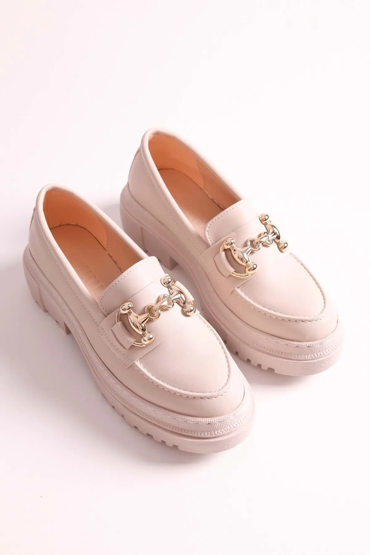 Shoeberry  Damen Rex Beige Skin Loafer mit dicker Sohle und Schnalle Beige Skin