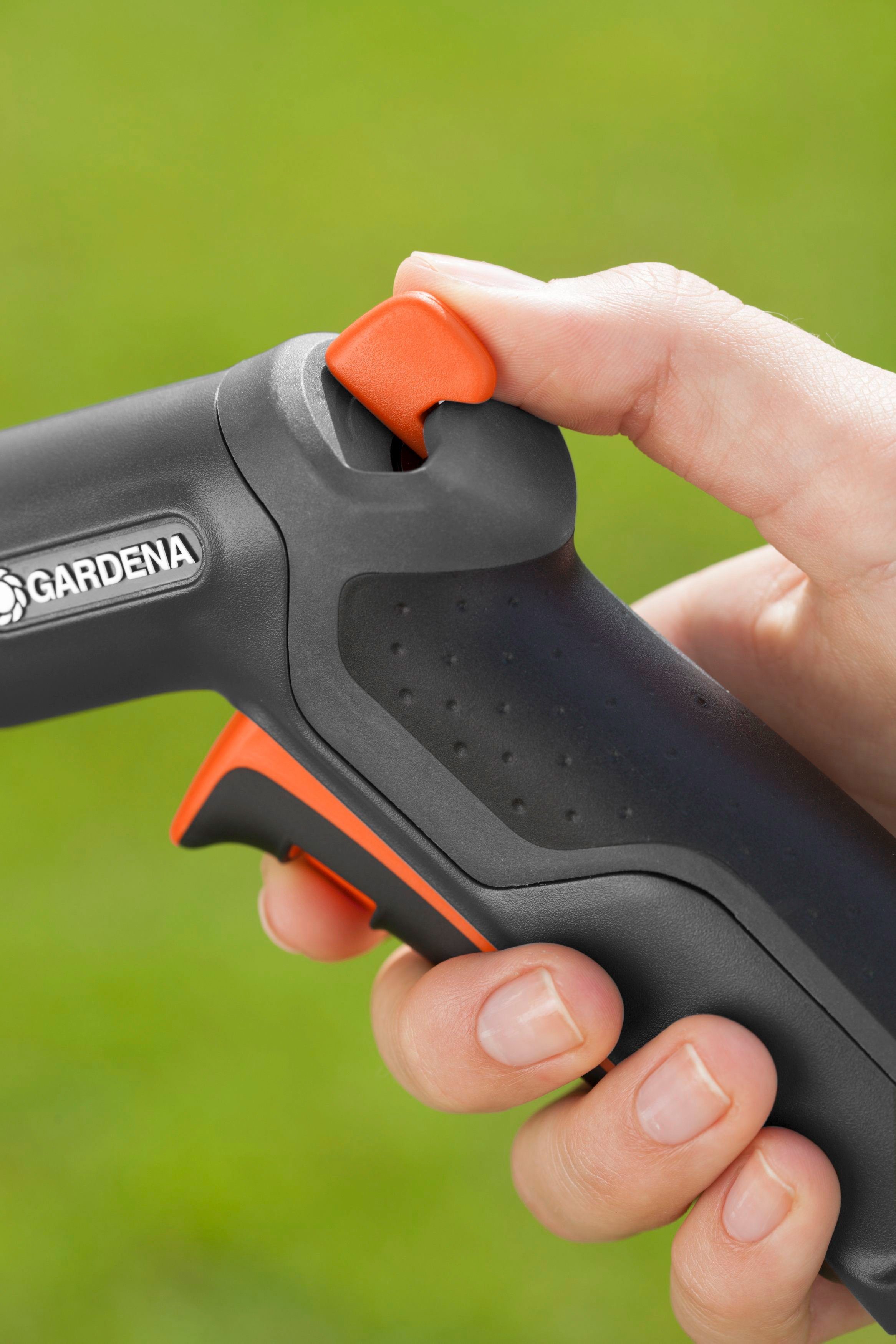 GARDENA Gartenspritze Premium, 18305-20, Wasserstrahl stufenlos einstellbar