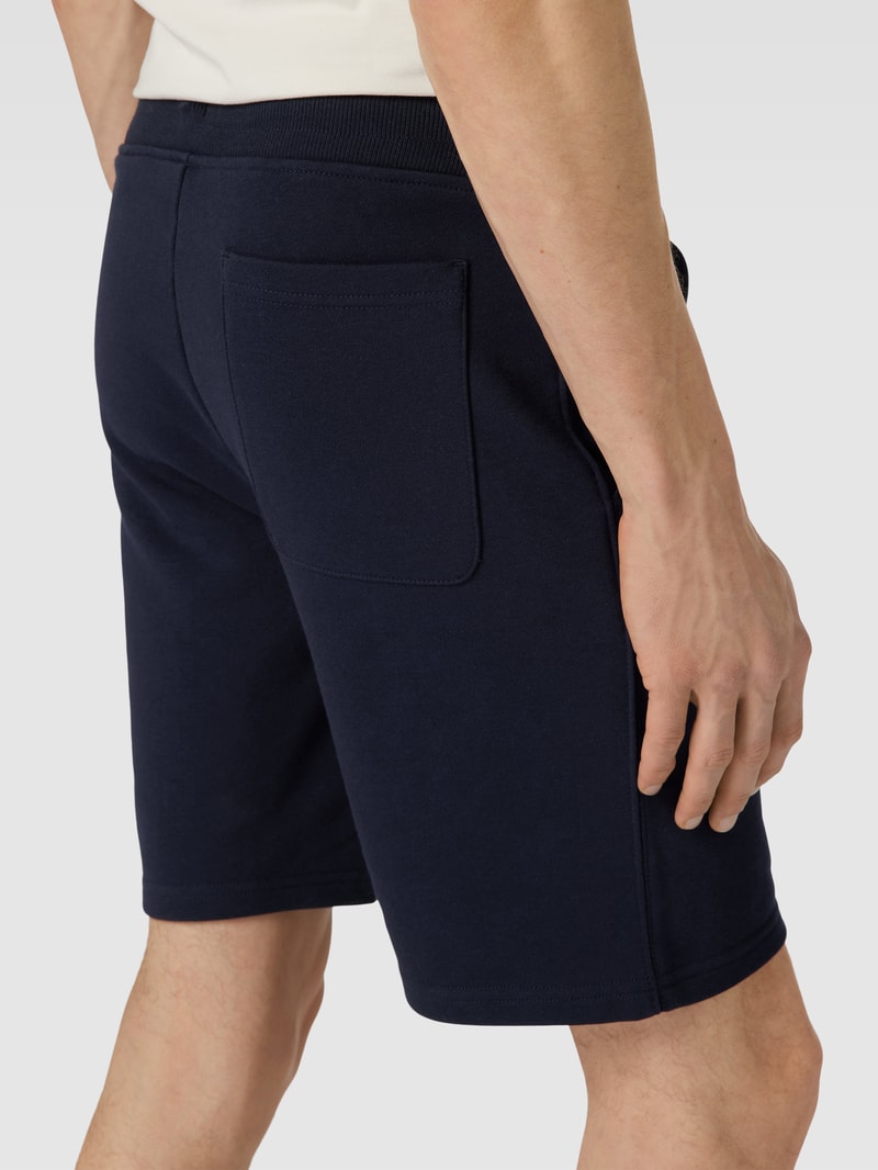 Sweatshorts mit Label-Stitching in marineblau
