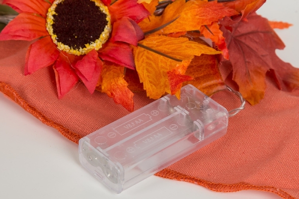 MyFlair Tischläufer Herbst Blumen mit LED, aus Polyester