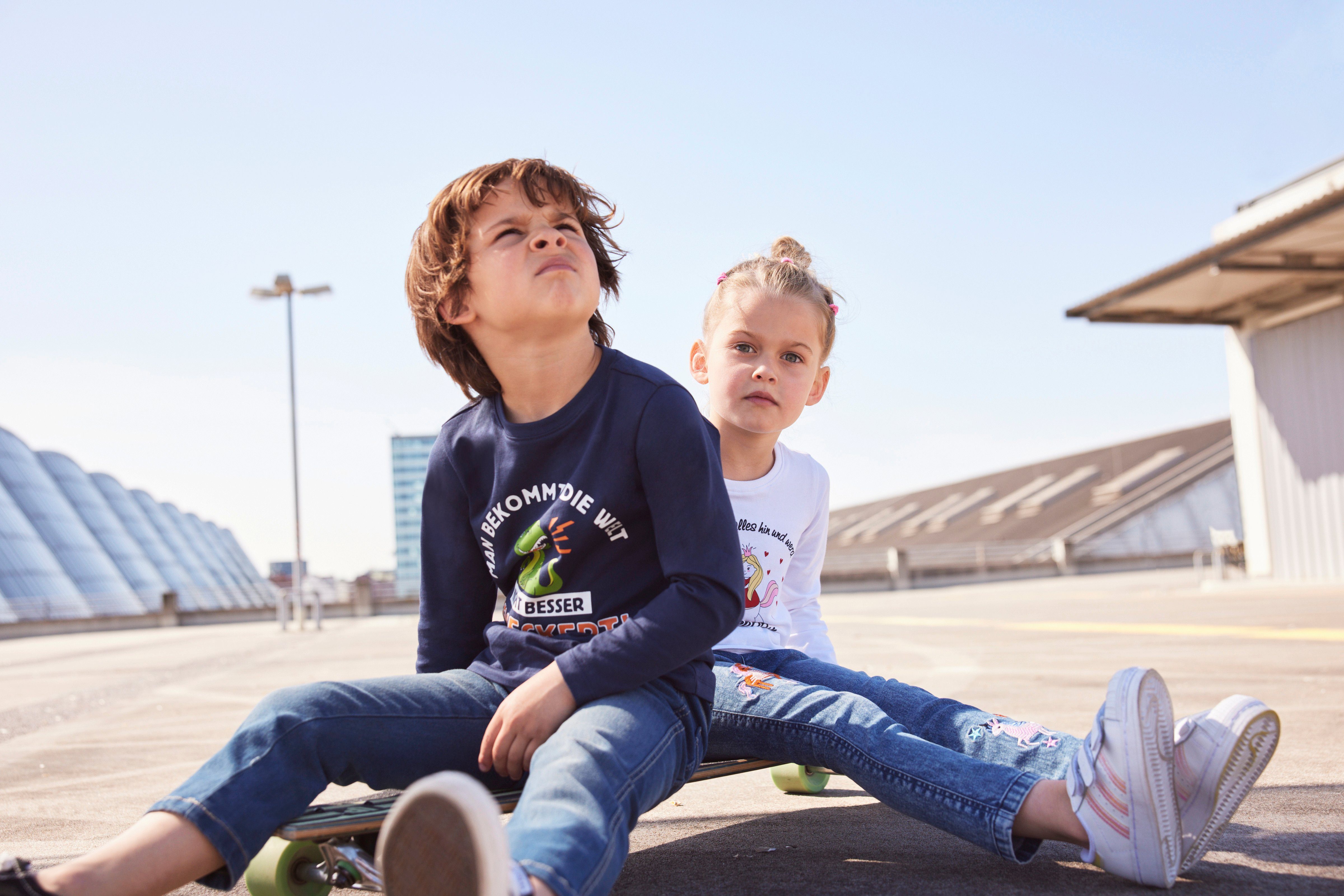 KIDSWORLD Stretch-Jeans mit toller Stickerei
