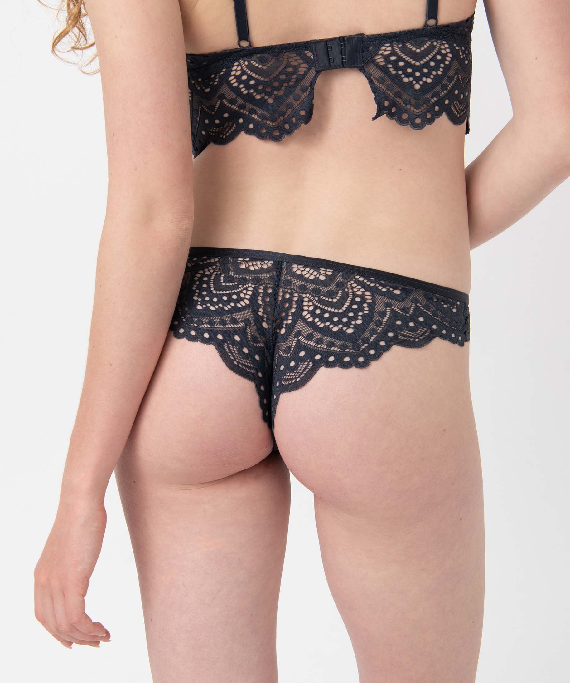 Tanga femme en microfibre et dentelle bleu fonce | GEMO