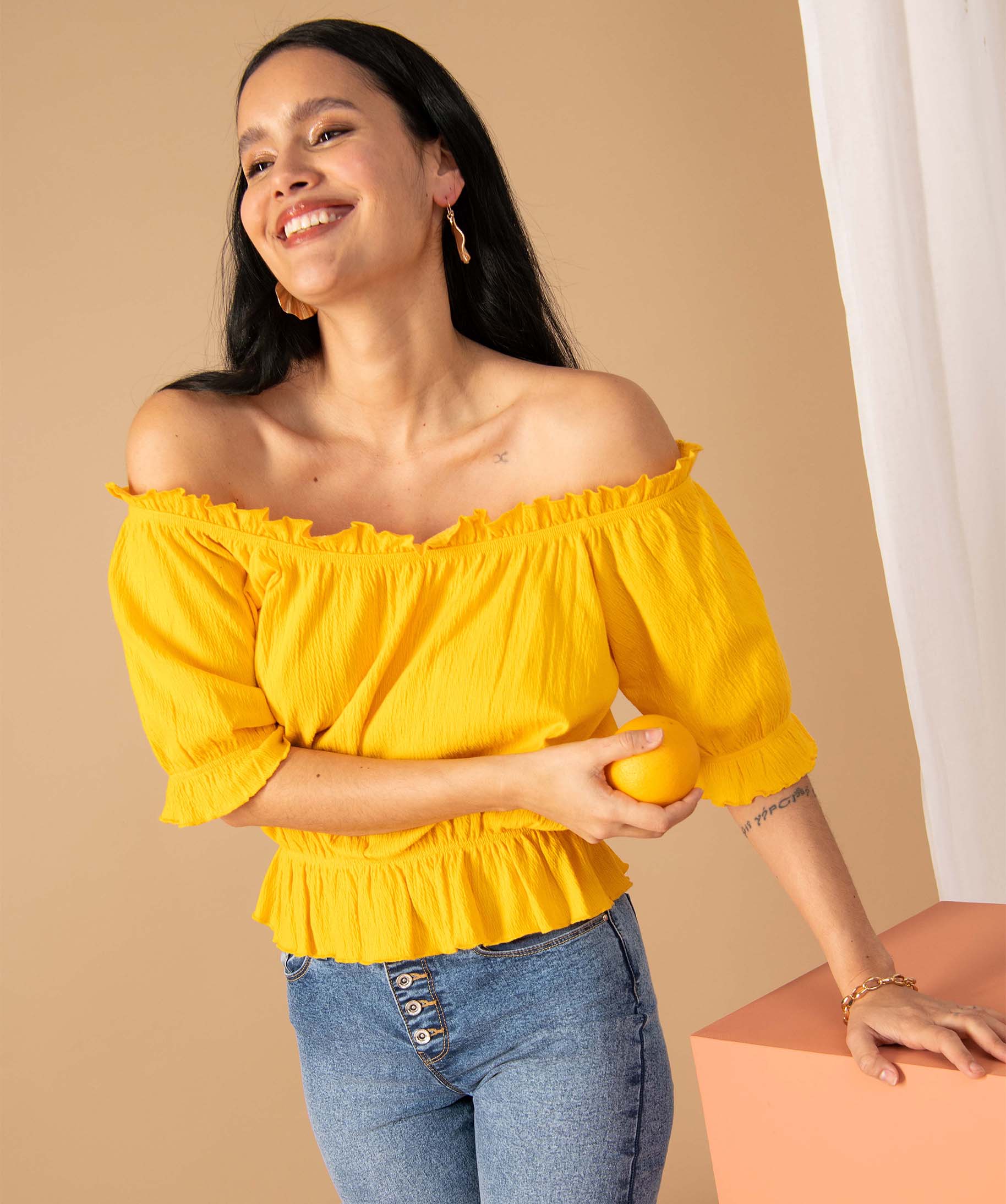 Tee-shirt femme à manches courtes avec finitions froncées jaune | GEMO