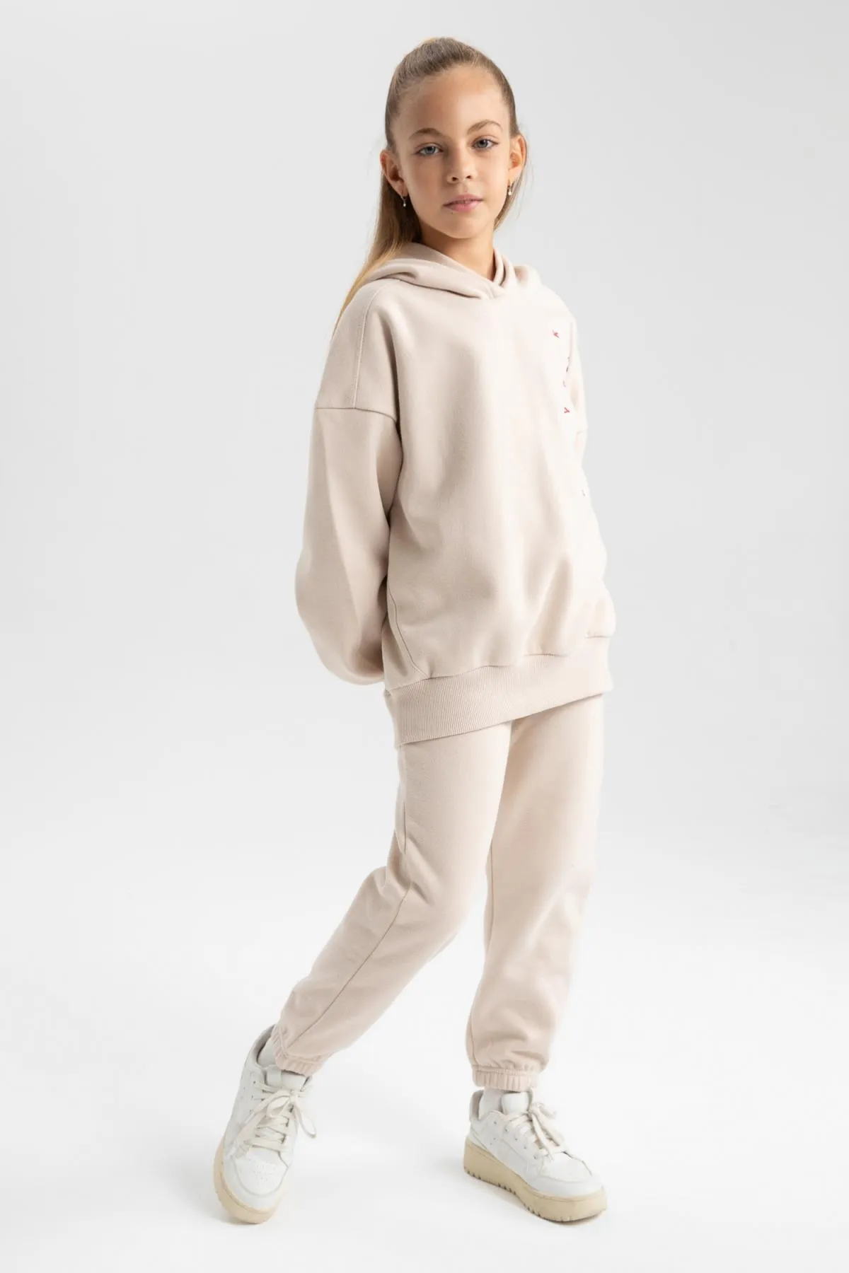 DeFacto  Zweiteiliges Set aus weichem Fuzzy-Sweatshirt und Trainingshose für Mädchen