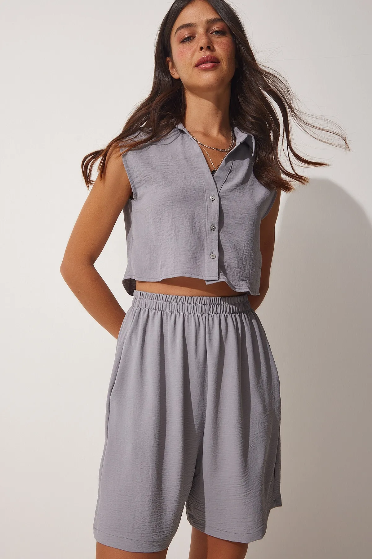 Happiness İstanbul  Graues ärmelloses Damen-Set mit Shorts und weiten Hosen MX00090