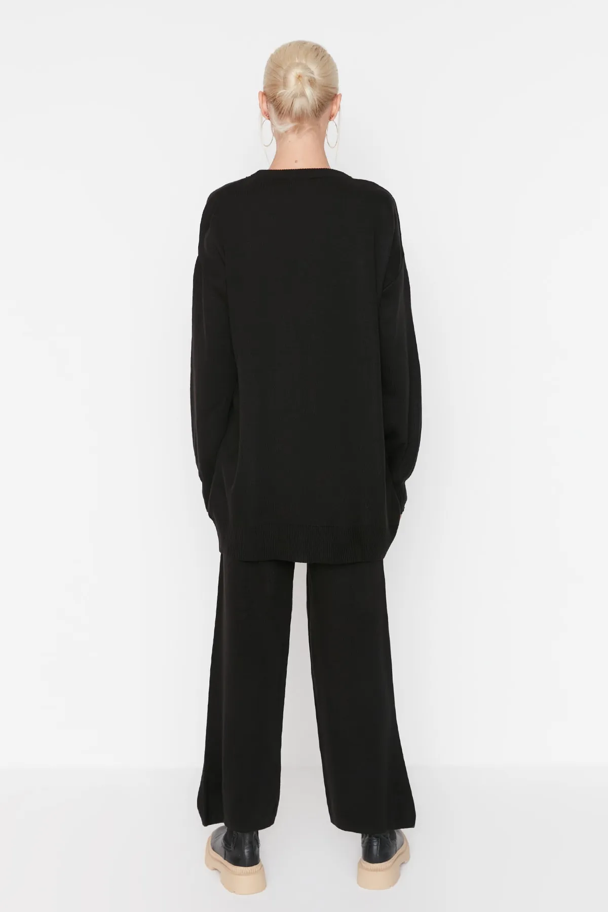Trendyol Modest  Schwarzer Kragen Kettenhalskette Pullover-Hosen Strickanzug TCTAW23US00105