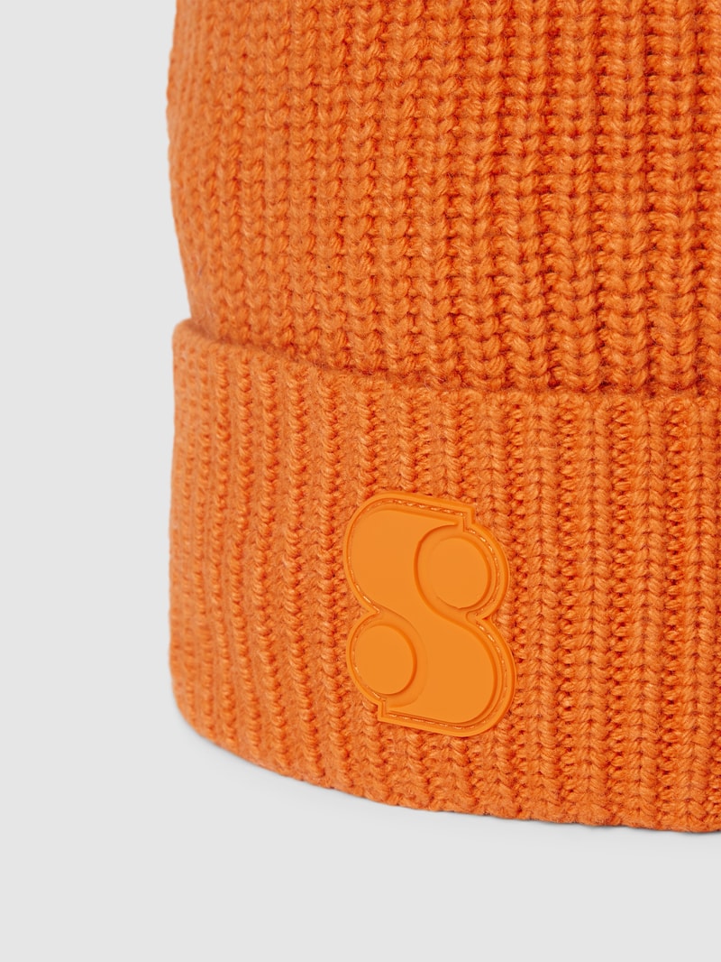 Beanie mit Label-Applikation in orange