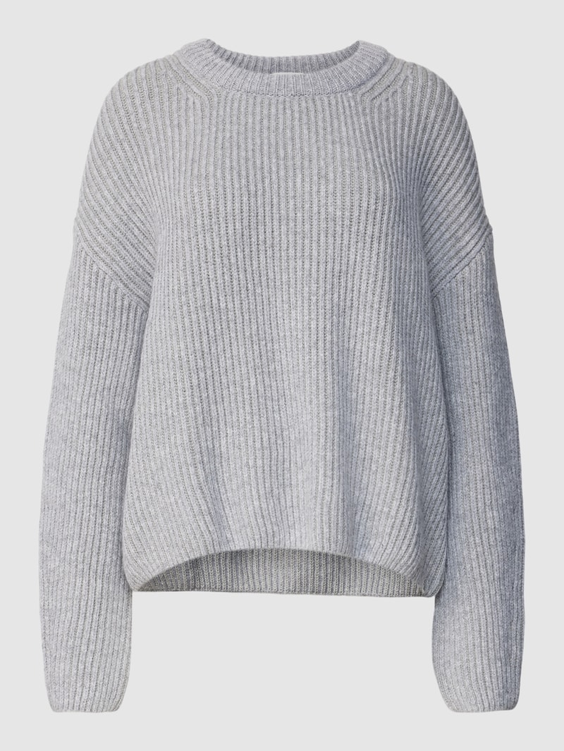 Strickpullover mit Rundhalsausschnitt Modell 'NAARUKO' in hellgrau