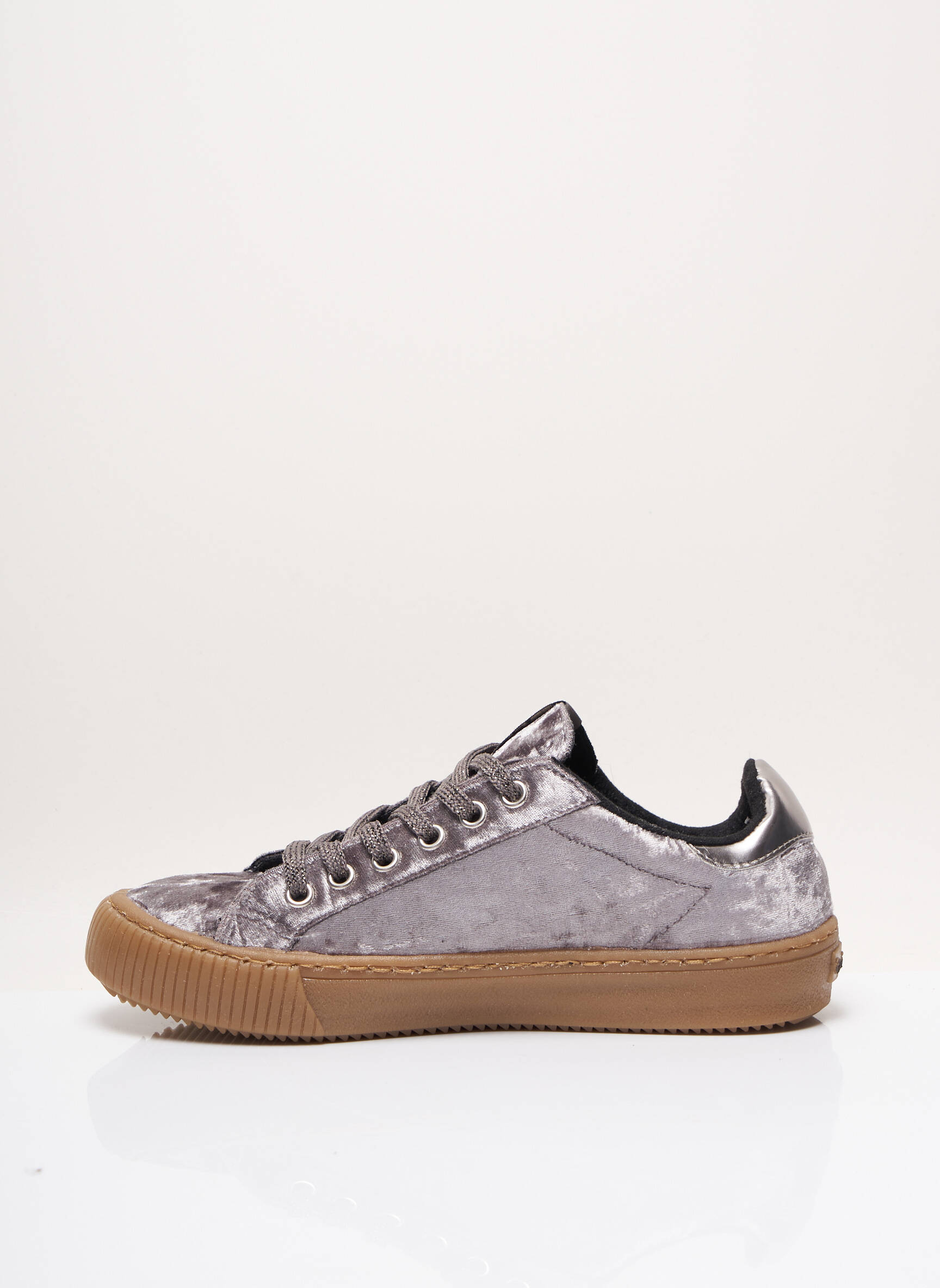 Victoria Baskets Femme couleur gris