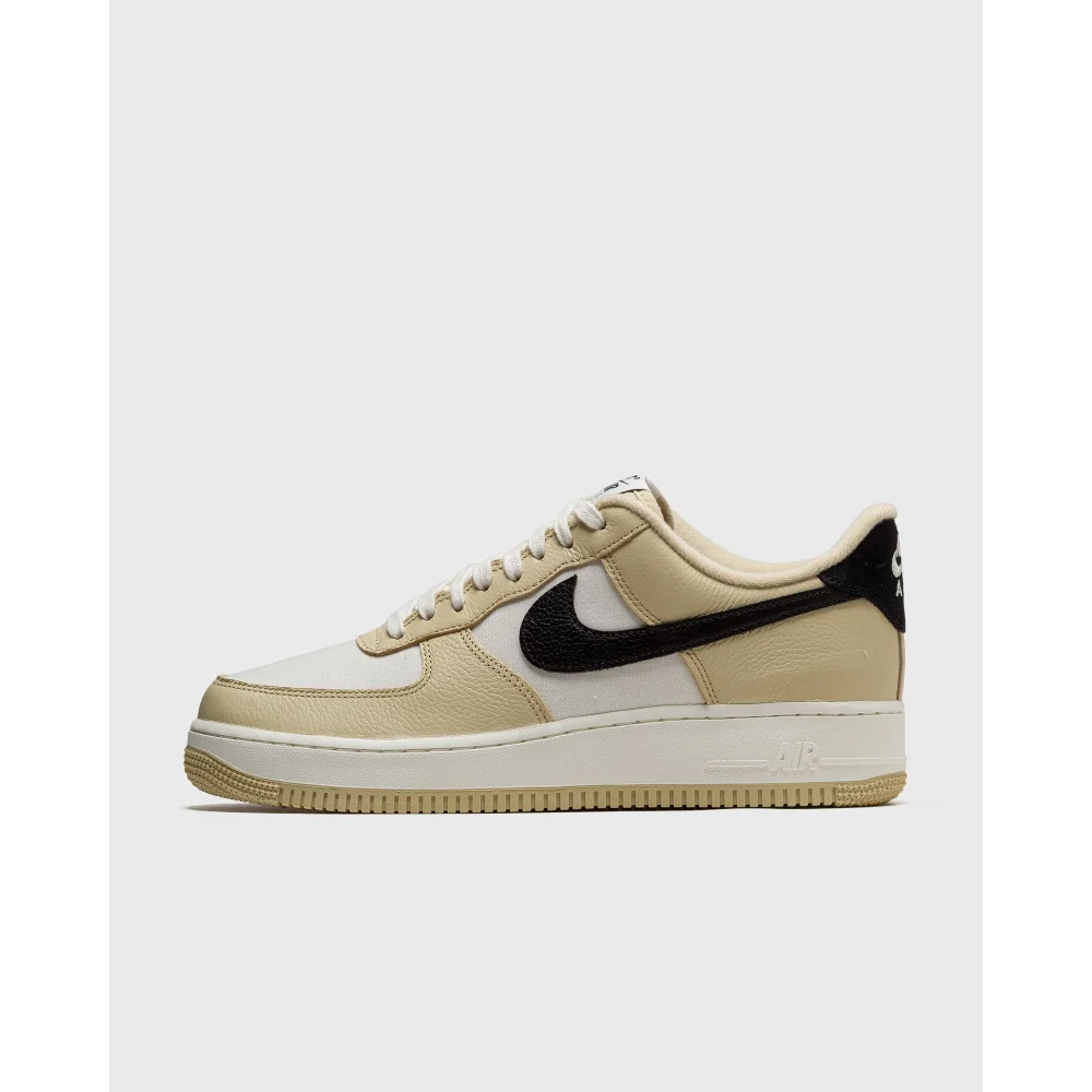 Nike Air Force 1 07 LX DV7186-700 / schwarz