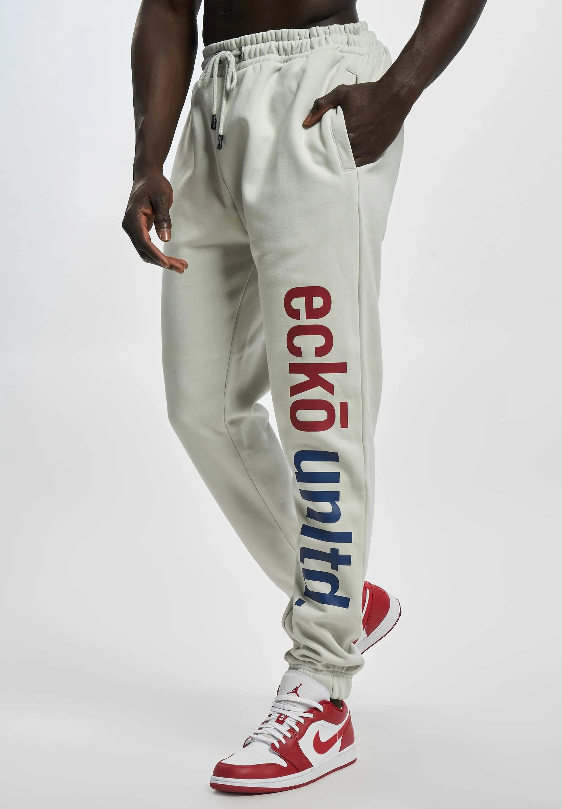 Pantalones deportivos ecko unltd.