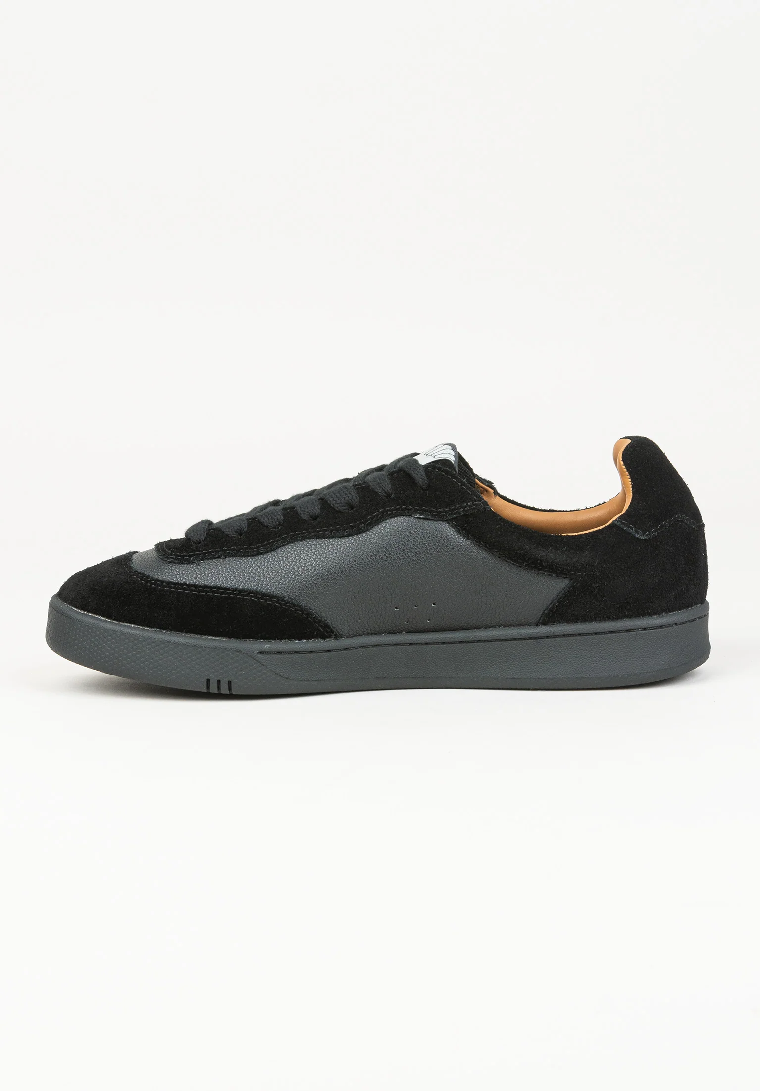 CM001 Low Suede