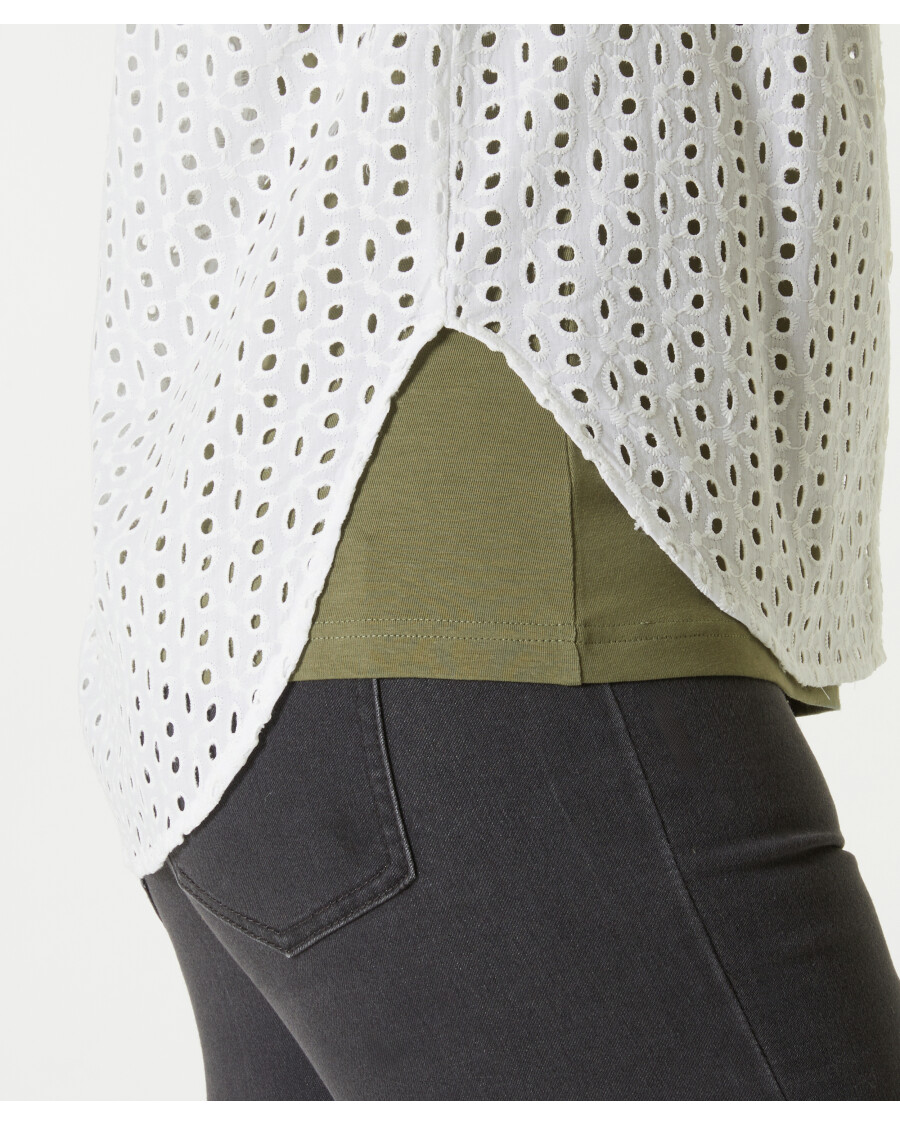 Bluse mit Lochstickerei
