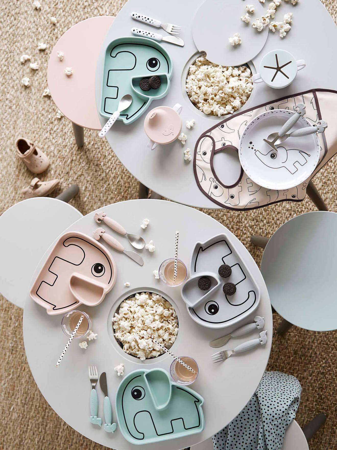 Assiette DONE BY DEER Stick&Stay Elephant en silicone bleu