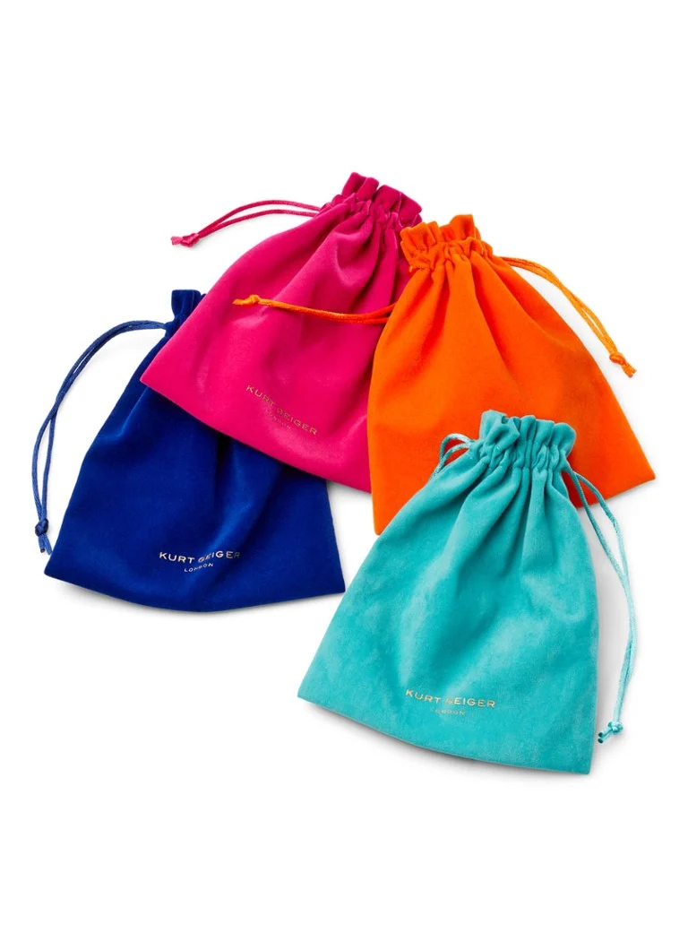Orecchini a triplo cerchio arcobaleno di Kurt Geiger, impreziositi da cristalli.