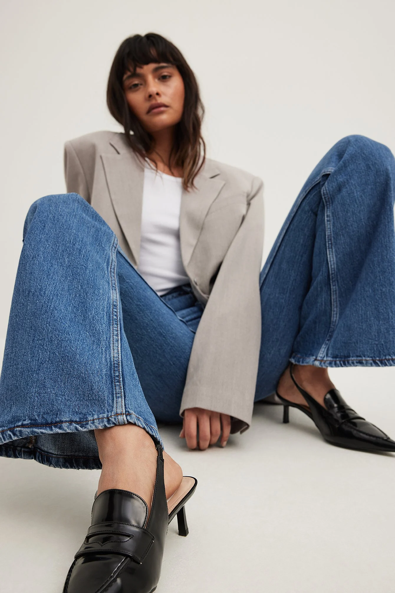 Ausgestellte Jeans mit hoher Taille