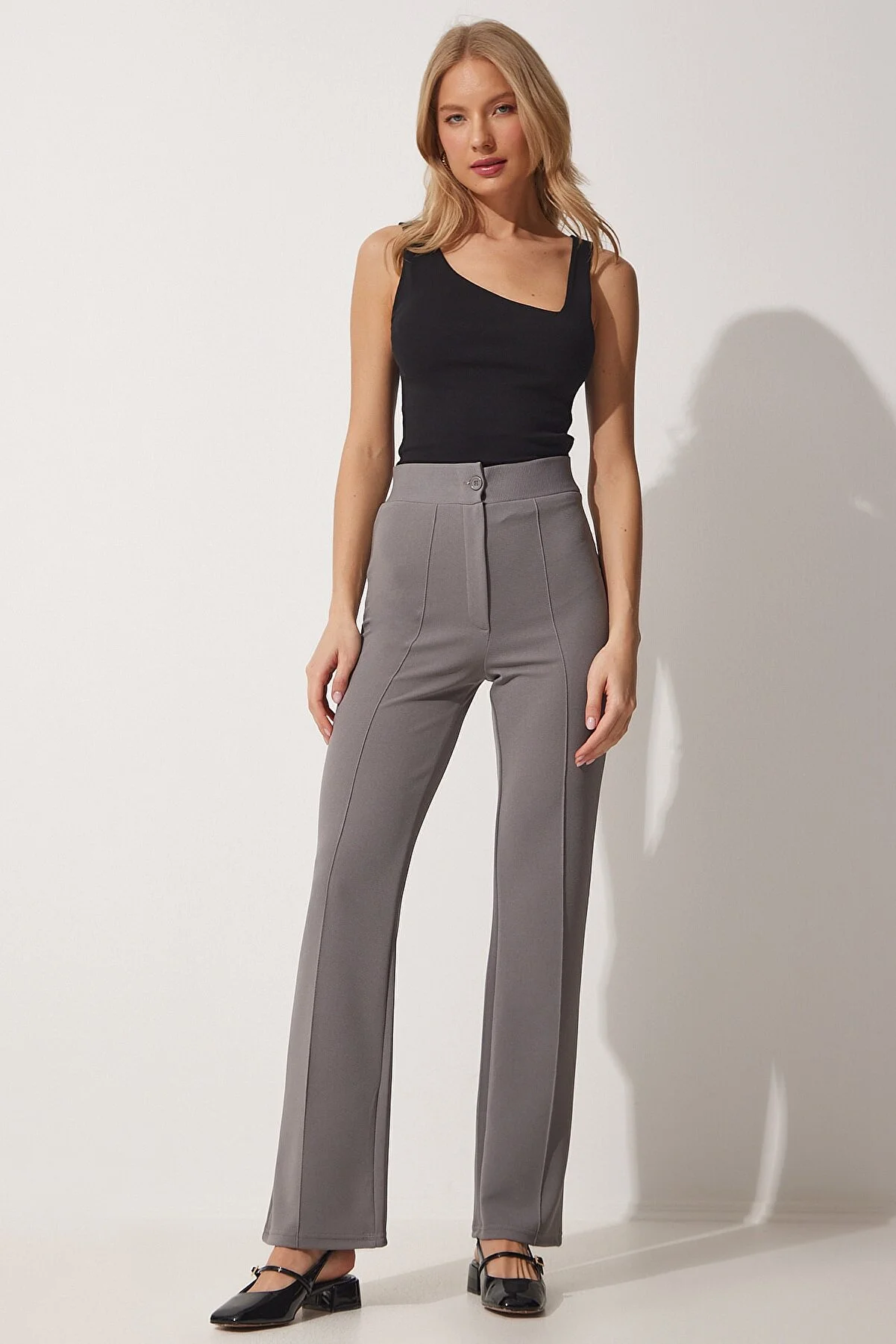 Happiness İstanbul  Graue, bequeme Strickhose aus Lycra mit hohem Bund für Damen RV00090
