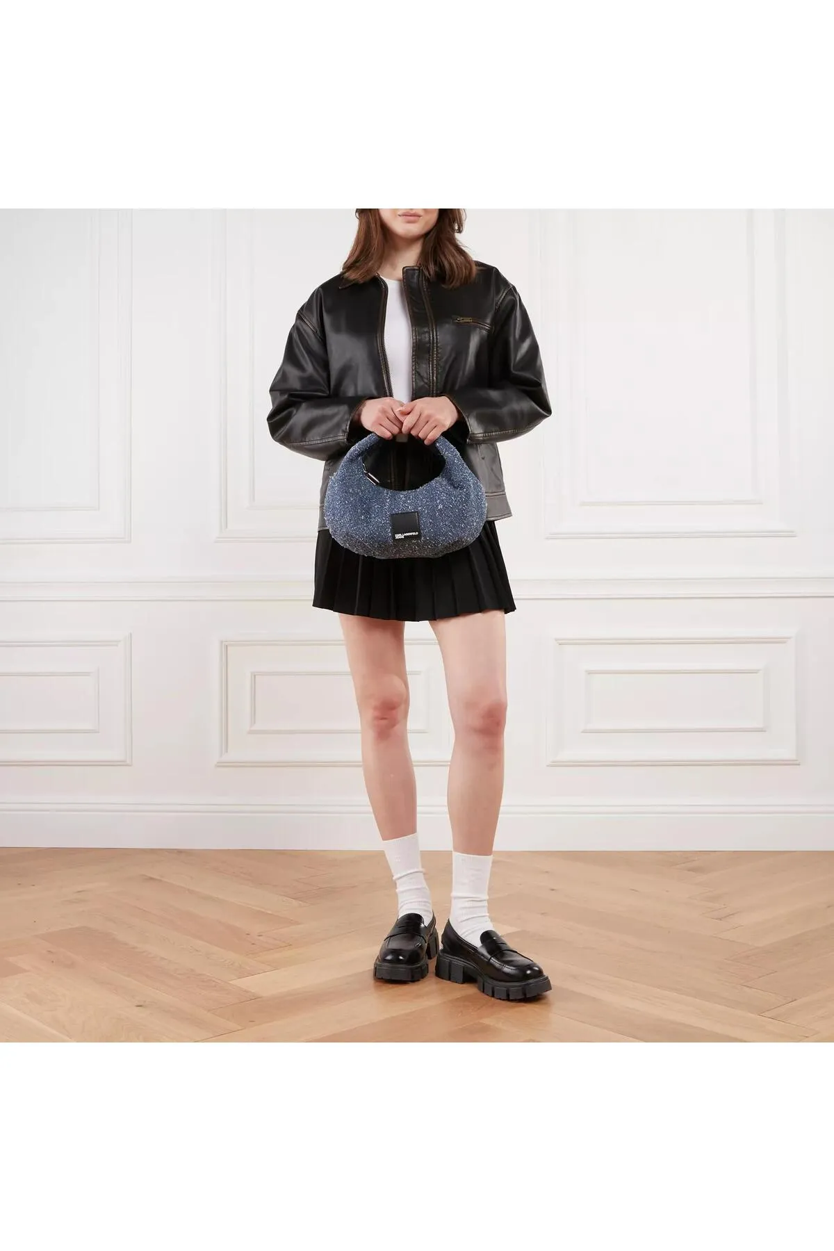 Karl Lagerfeld  Hobo mit Box-Logo, Bouclé, Weiß/Blau