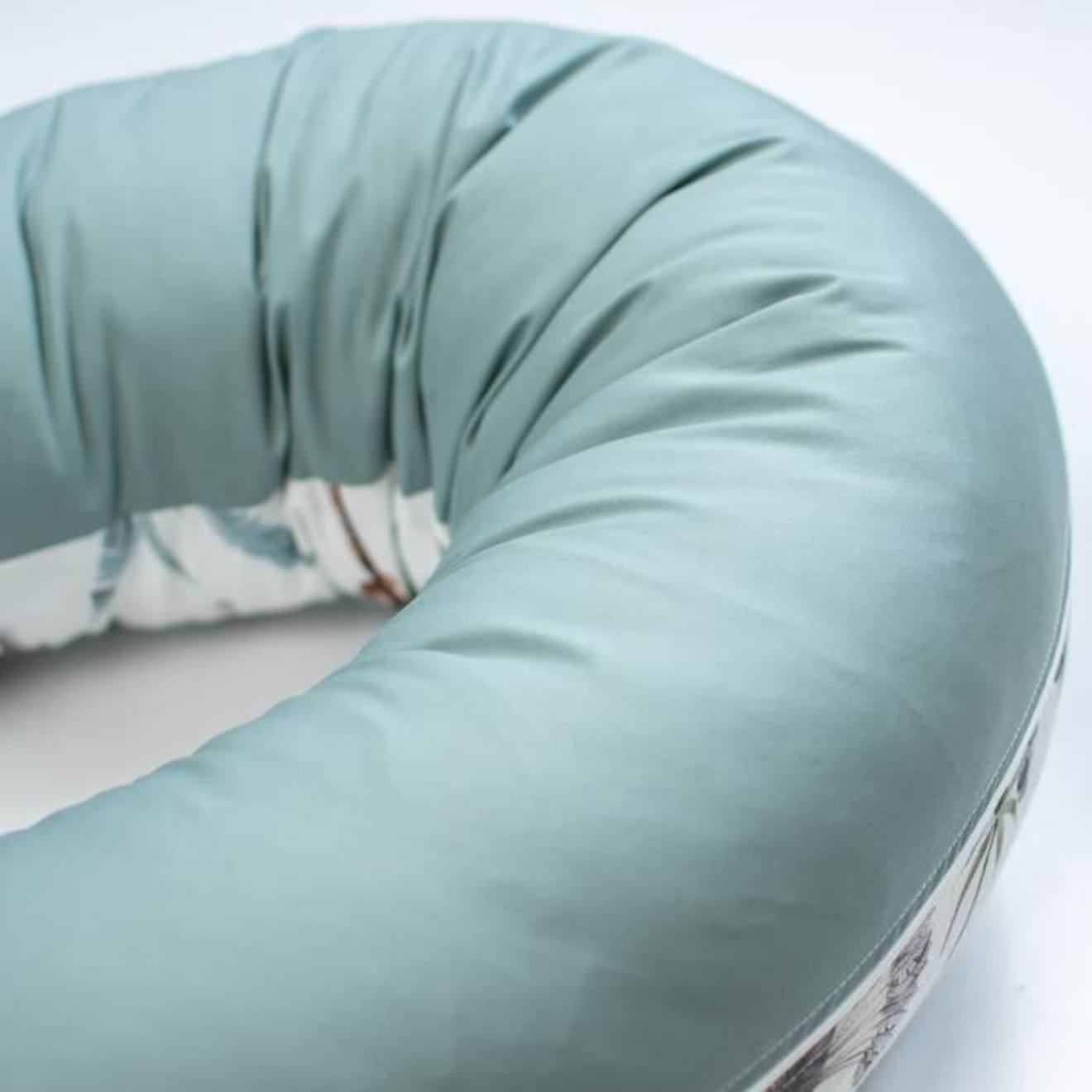 Petit coussin d'allaitement ergonomique + housse