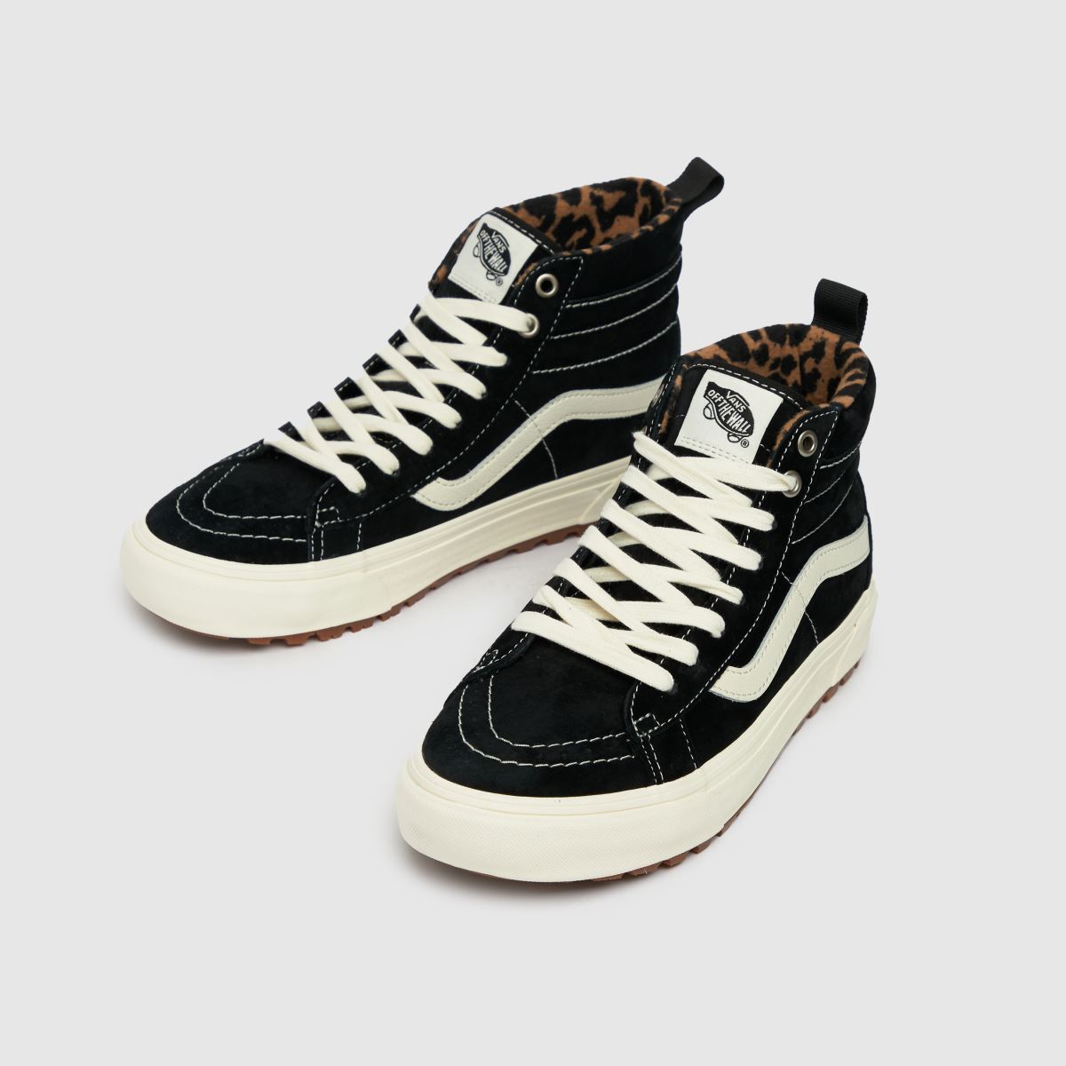 Vans – Sk8-Hi MTE 1 – Svarta och vita sneakers