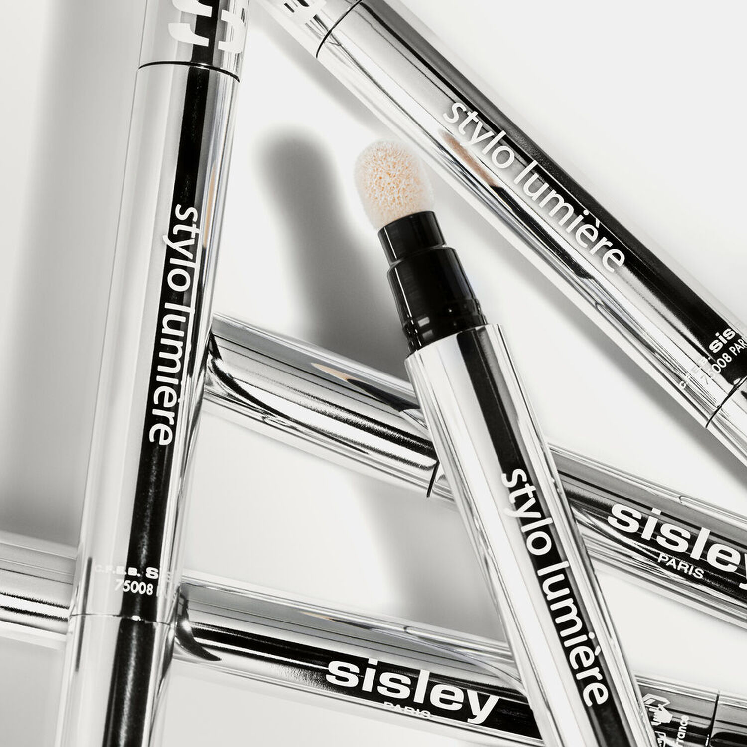 Sisley Stylo Lumière Radiance booster highlighter pen