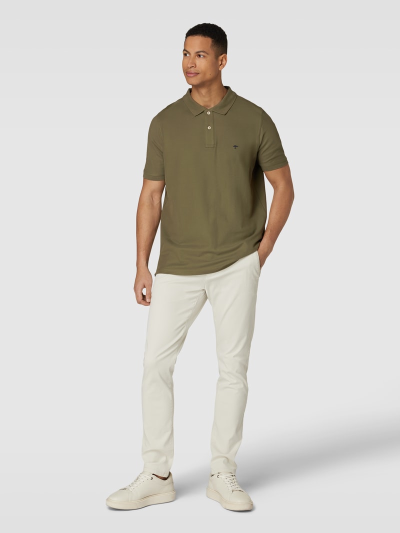 Poloshirt mit Logo-Stitching in olivgrün
