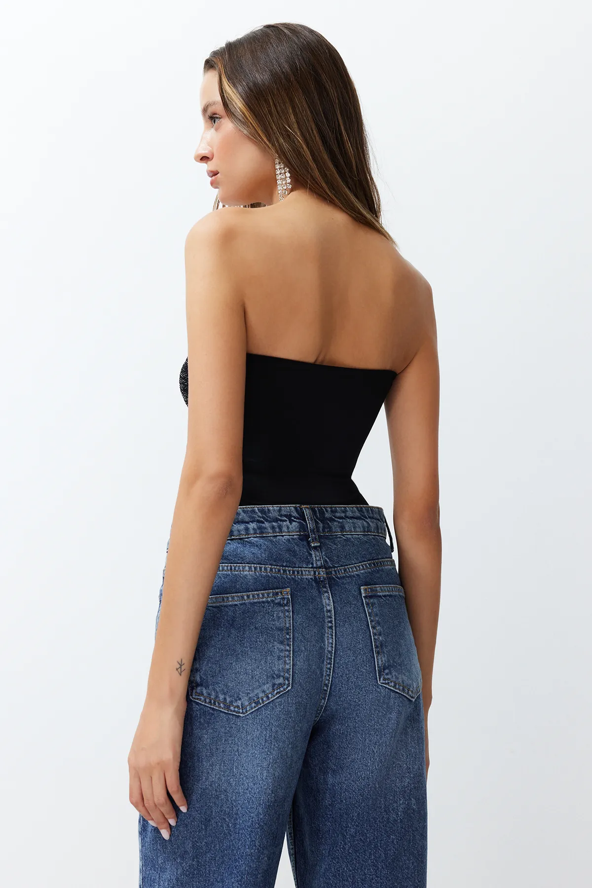 Trendyol Collection  Schwarz-grauer Strick-Glitzer-Accessoire-Body TPRSS23BD00052