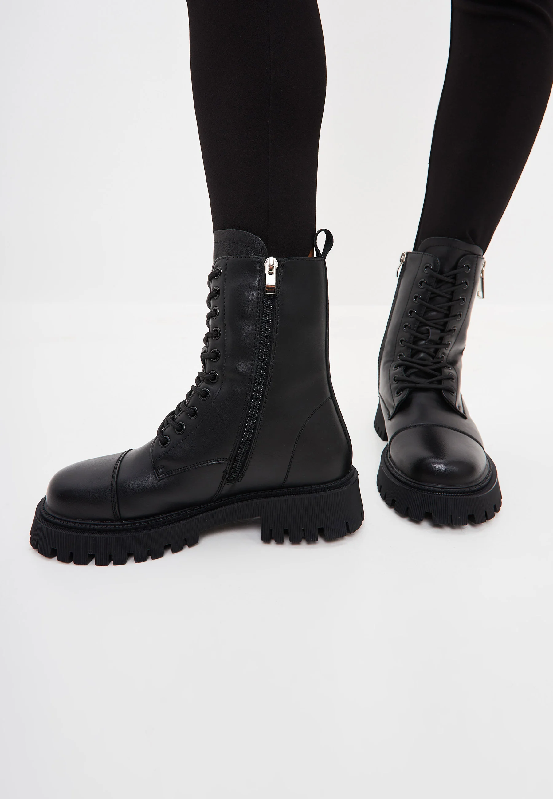 Botines con cordones Cesare Gaspari