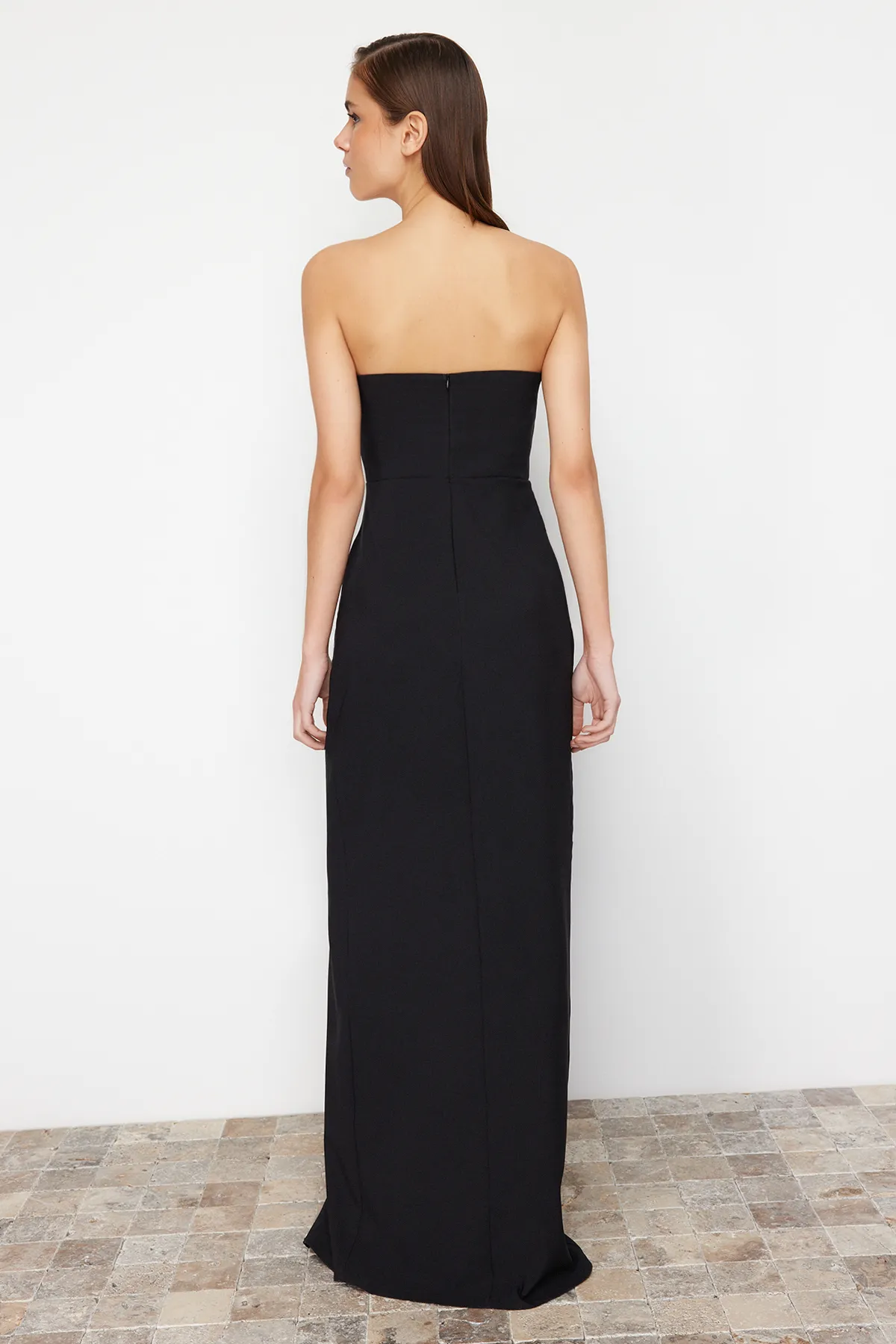 Trendyol Collection  Schwarzes, langes Abendkleid mit gewebtem Korsettdetail TPRSS24AE00151