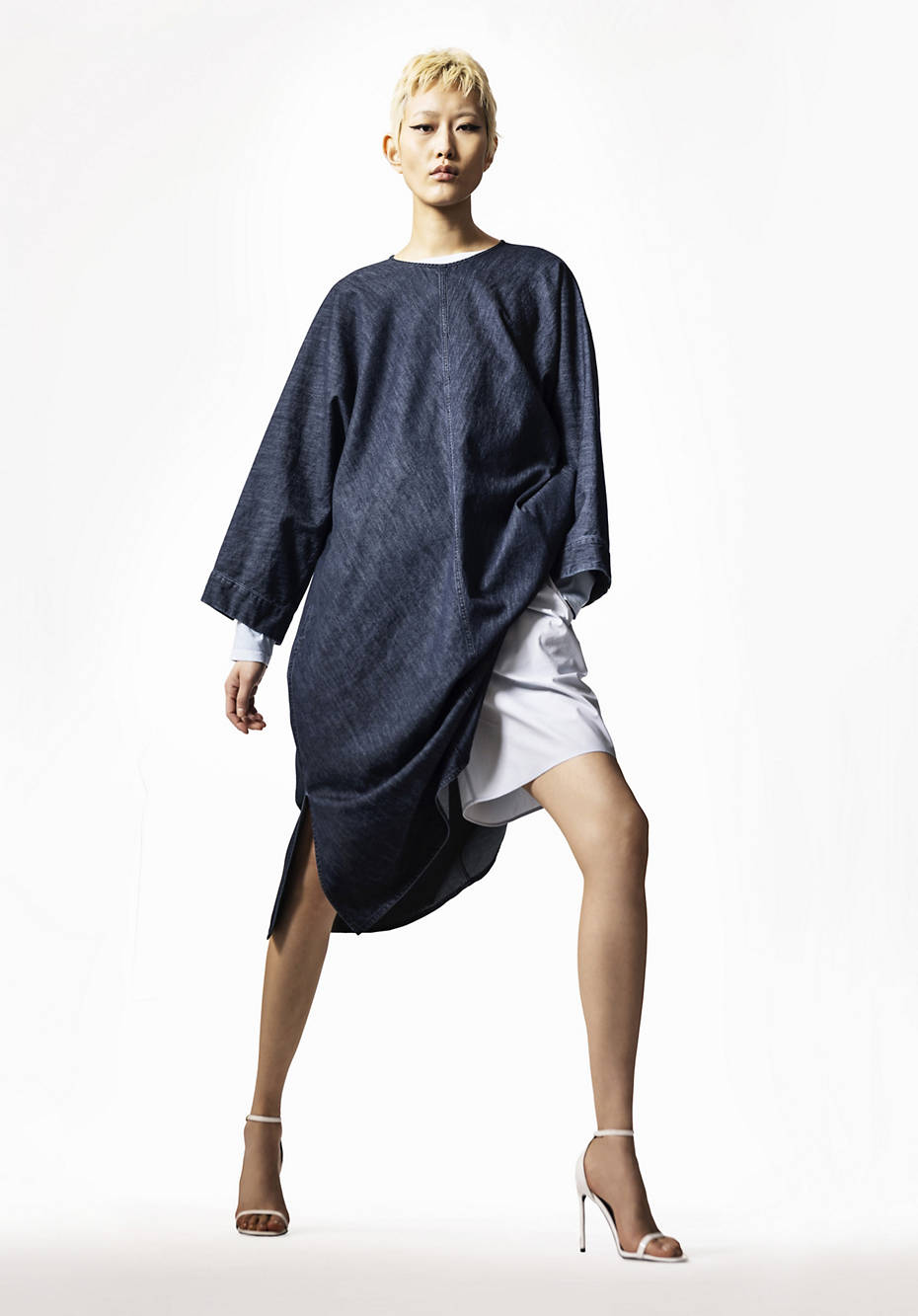 WUNDERKIND X HESSNATUR Oversize Denim-Kleid mit Kapok