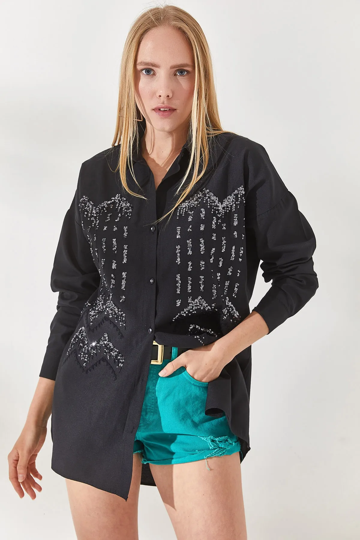 Olalook  Oversize-Hemd mit geometrischem Muster und schwarzen Pailletten für Damen GML-19001106