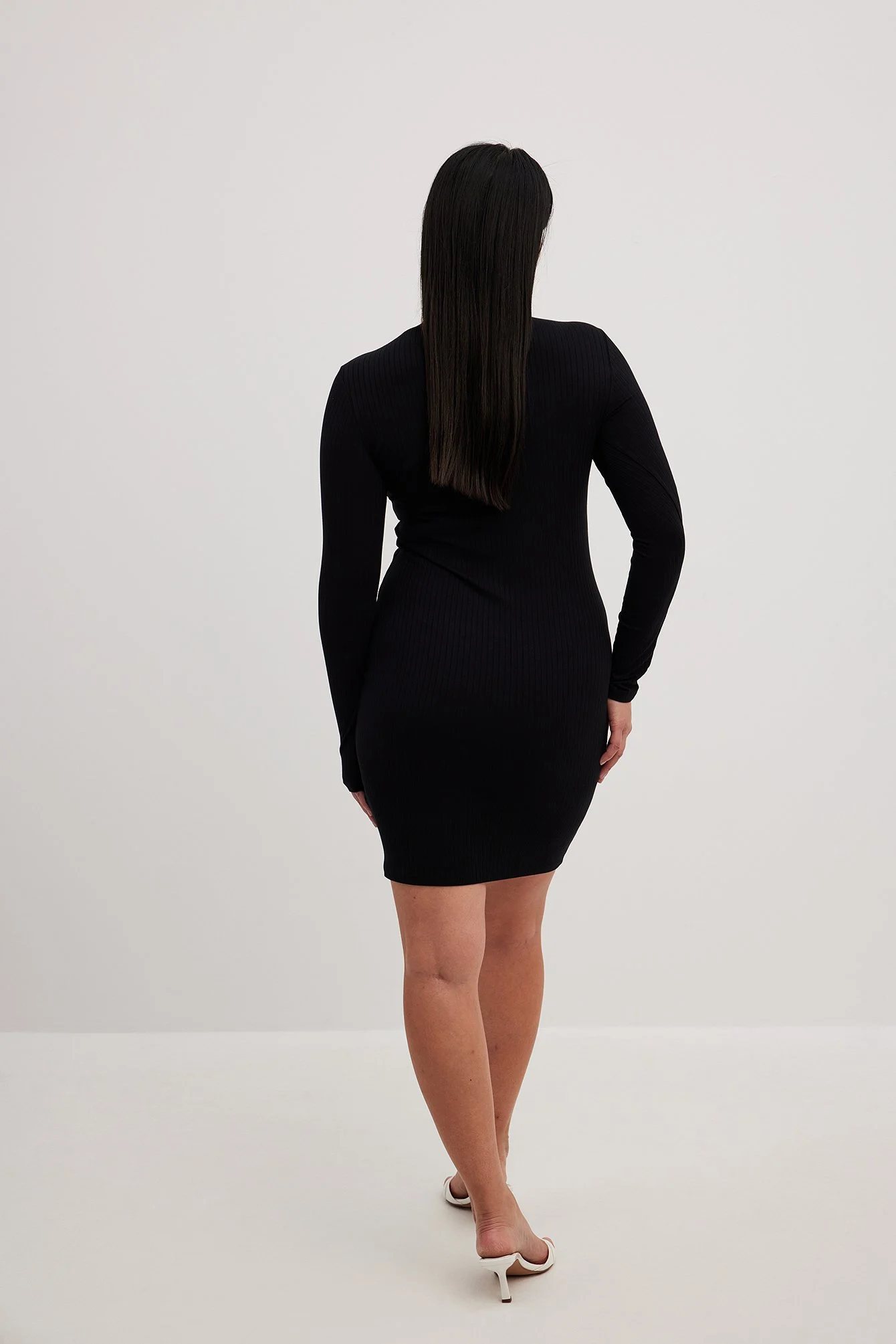 Recyceltes geripptes Minikleid