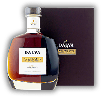 Dalva Aguardente Vinica Velhissima Dalva Aguardente Vinica Velhissima Eine hochwertige gereifte Spirituose, die direkt aus Wein hergestellt wird. 0,7	 Liter - Vol 38%