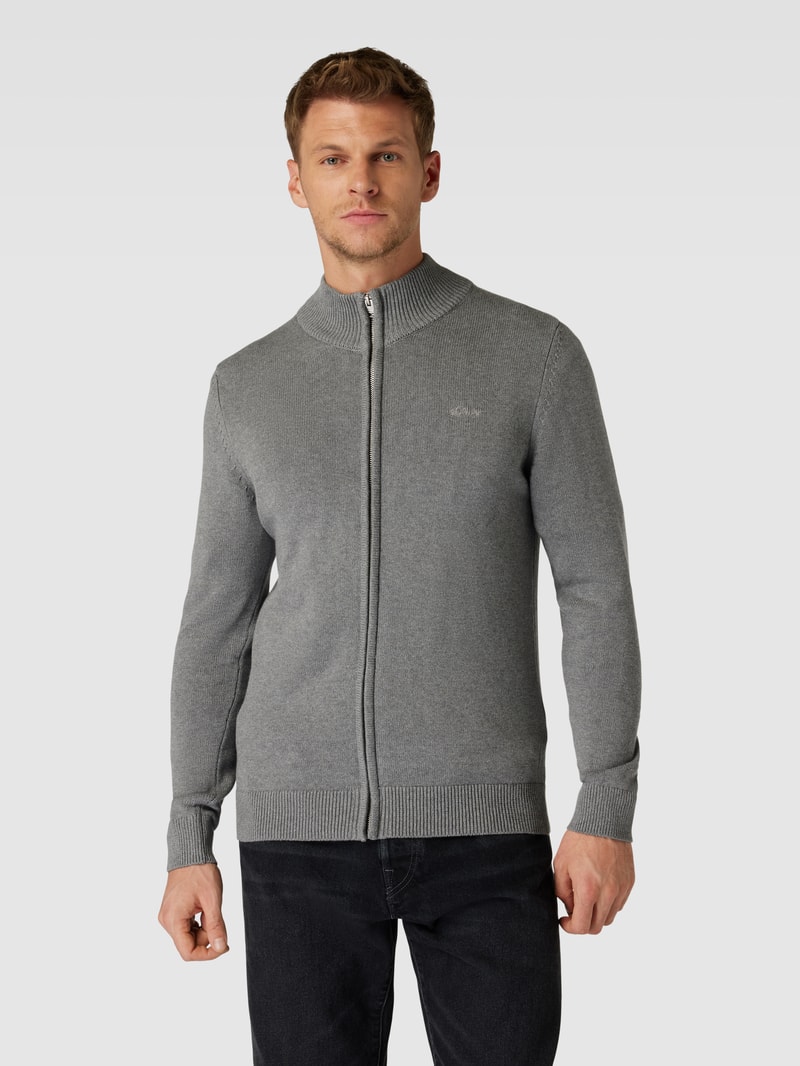 Strickjacke mit Label-Stitching Modell 'STAND JACKET' in hellgrau
