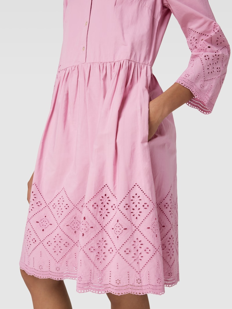 Knielanges Kleid aus Baumwolle mit Lochstickerei in fuchsia