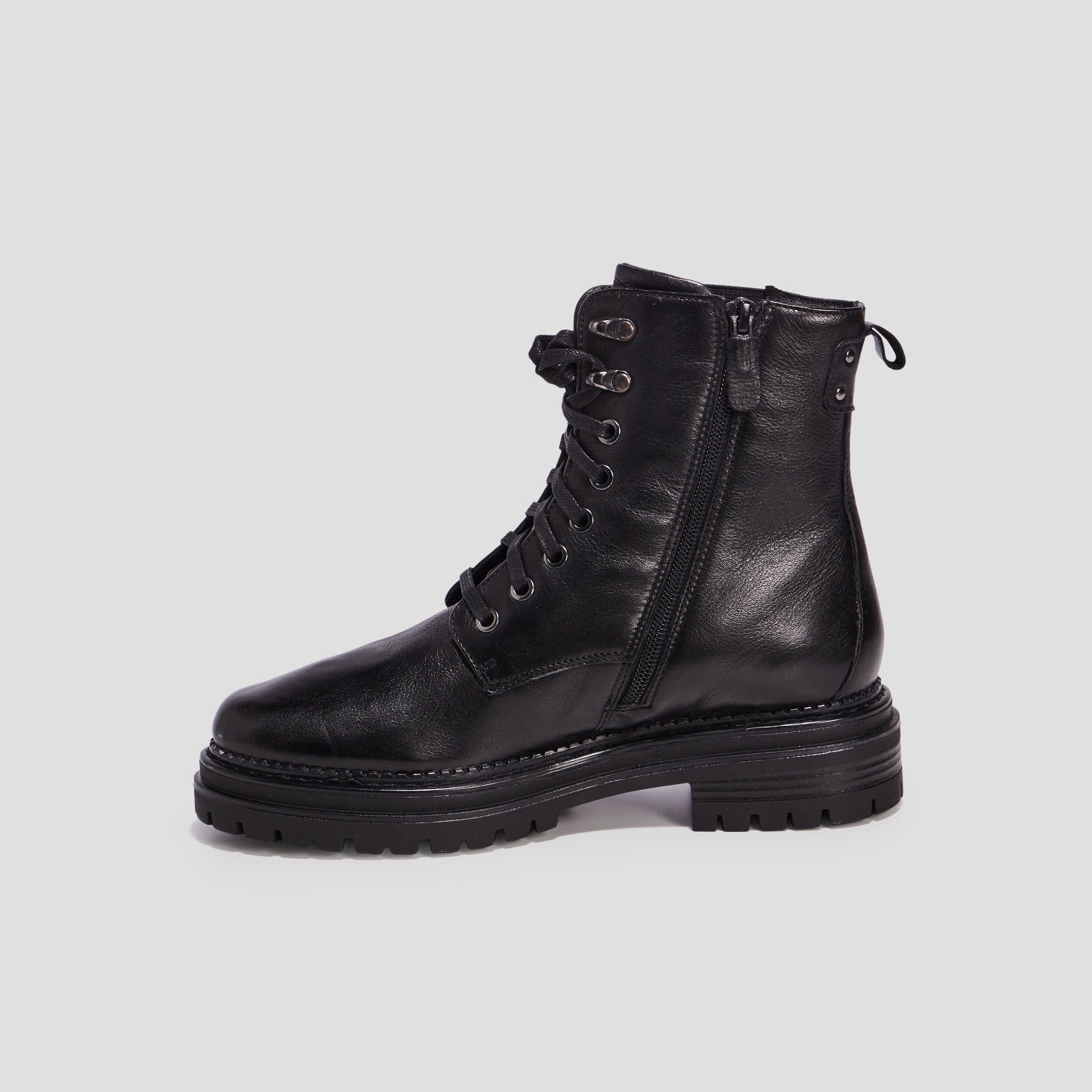 Bottines à lacets en cuir noir femme | La Halle
