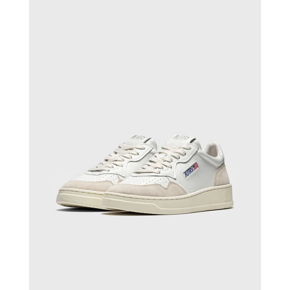 Autry Medalist Wmns Low AULWLS33 / weiss
