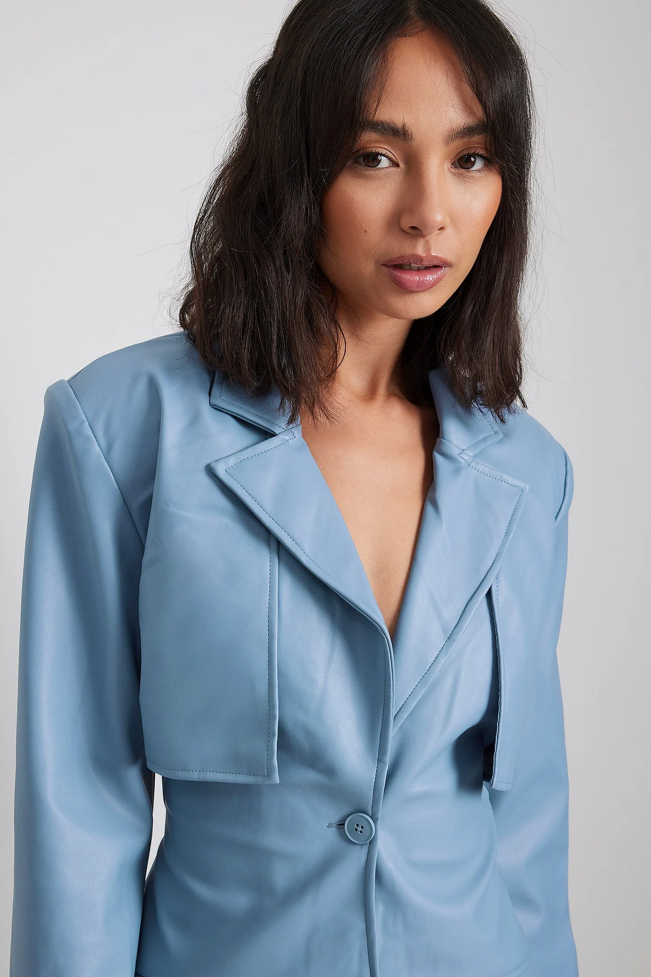 Cut out taillierter PU-Blazer