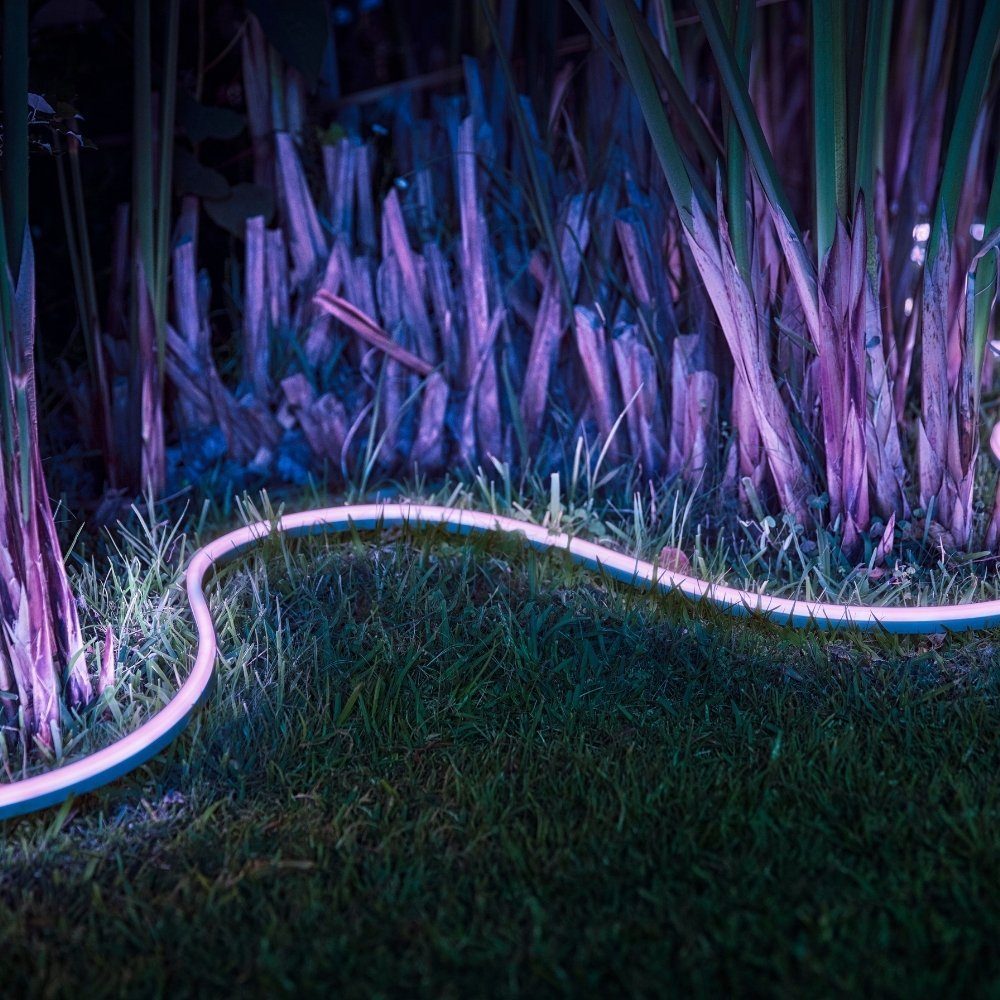 Philips Hue Gartenleuchte Bluetooth White & Color Ambiance Outdoor Lightstrip 5m, keine Angabe, Leuchtmittel enthalten: Ja, fest verbaut, LED, warmweiss, LED Streifen