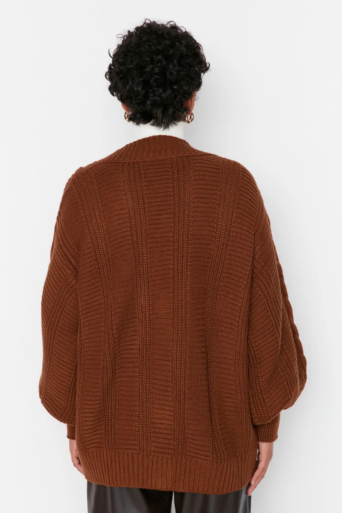 Trendyol Modest  Braune geflochtene Strickjacke mit lockerem Schnitt TCTAW22TH0002