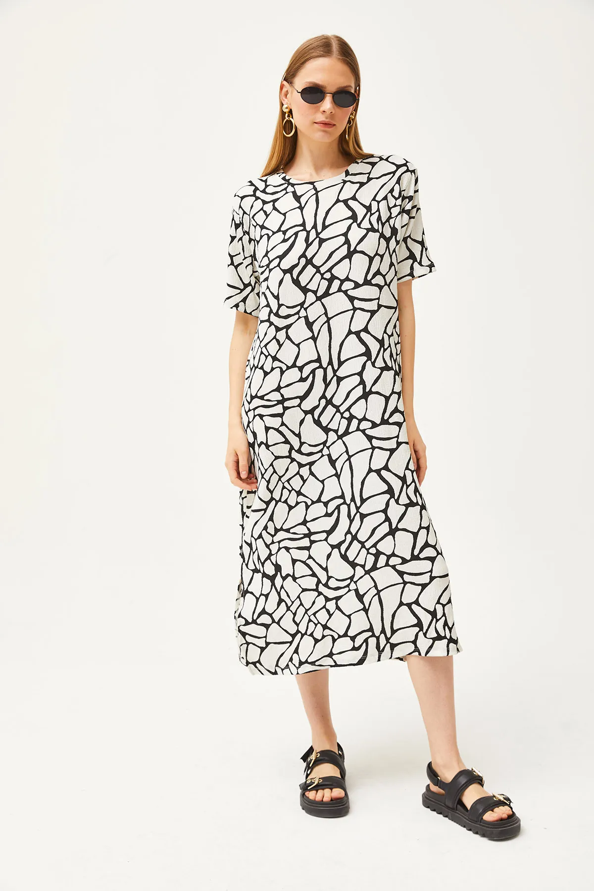 Olalook  Bürümcük Stone Ecru Oversize-Kleid mit Seitenschlitz ELB-19001880