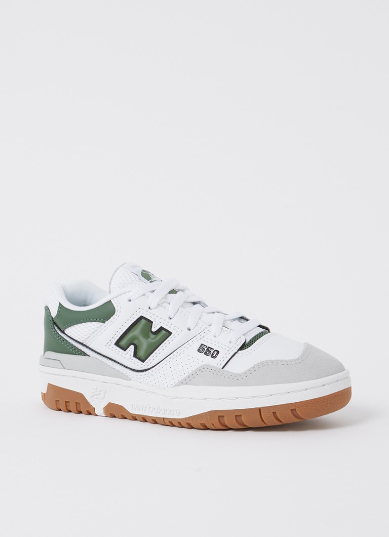 New Balance 550 -lenkkarit mokkanahkaisilla yksityiskohdilla