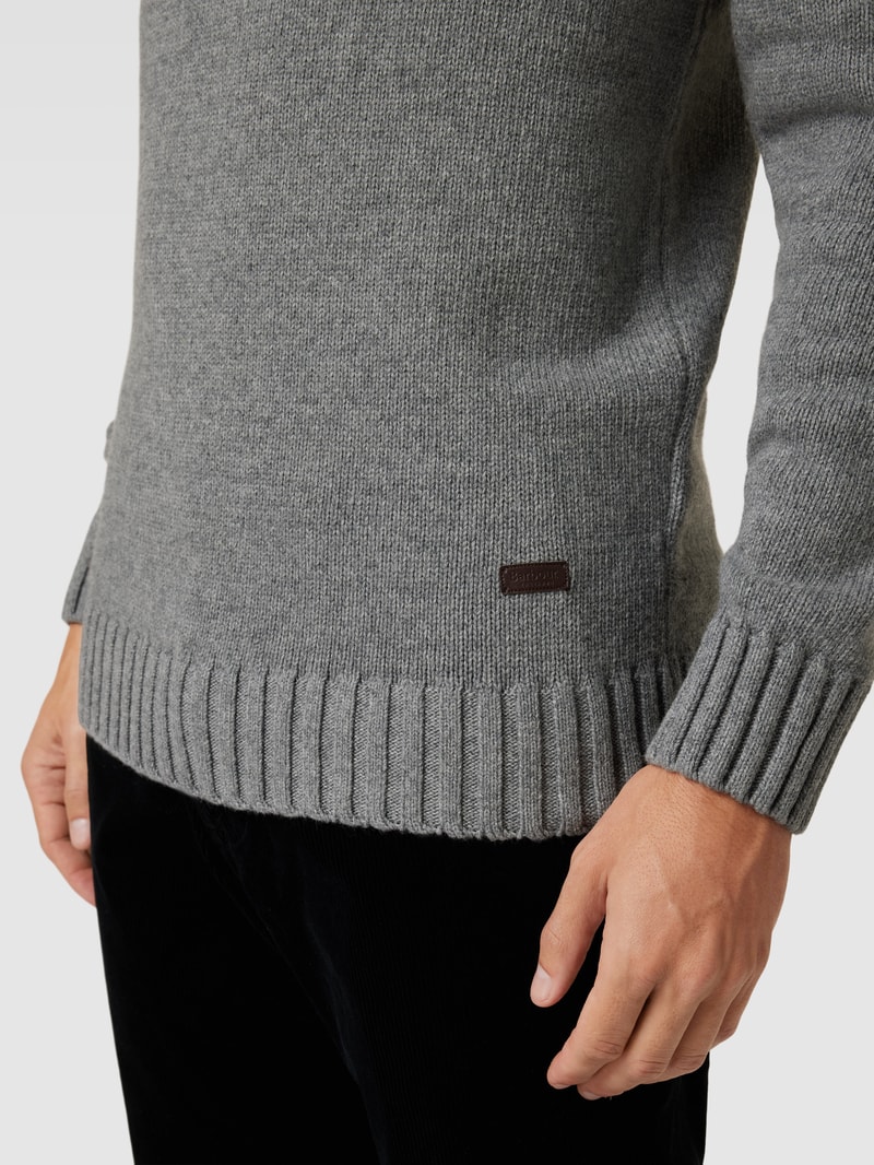 Strickpullover mit Zopfmuster in mittelgrau meliert