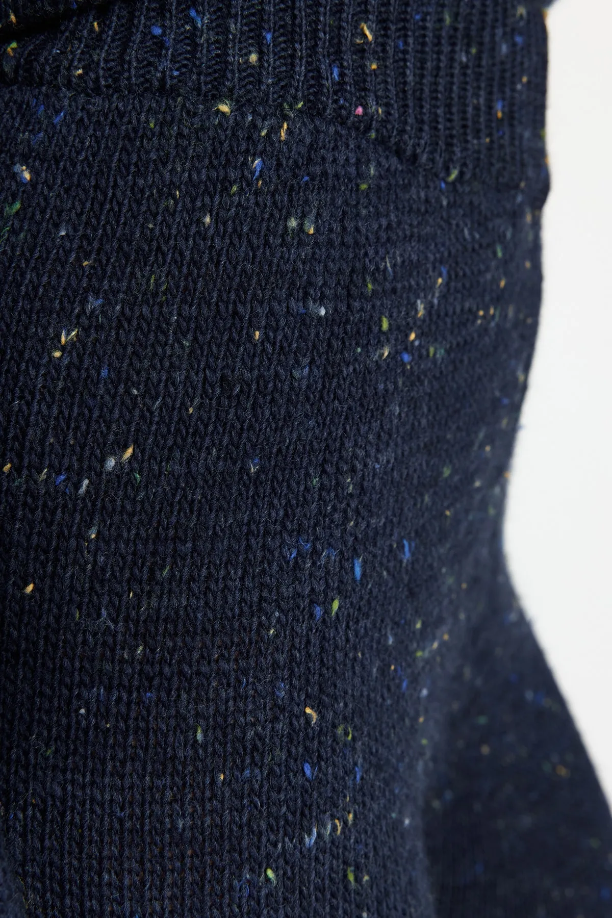 Trendyol Collection  Marineblaues Set aus Oberteil und Unterteil aus weich strukturierter Wolle mit Farbverlauf TWOAW24AU00106