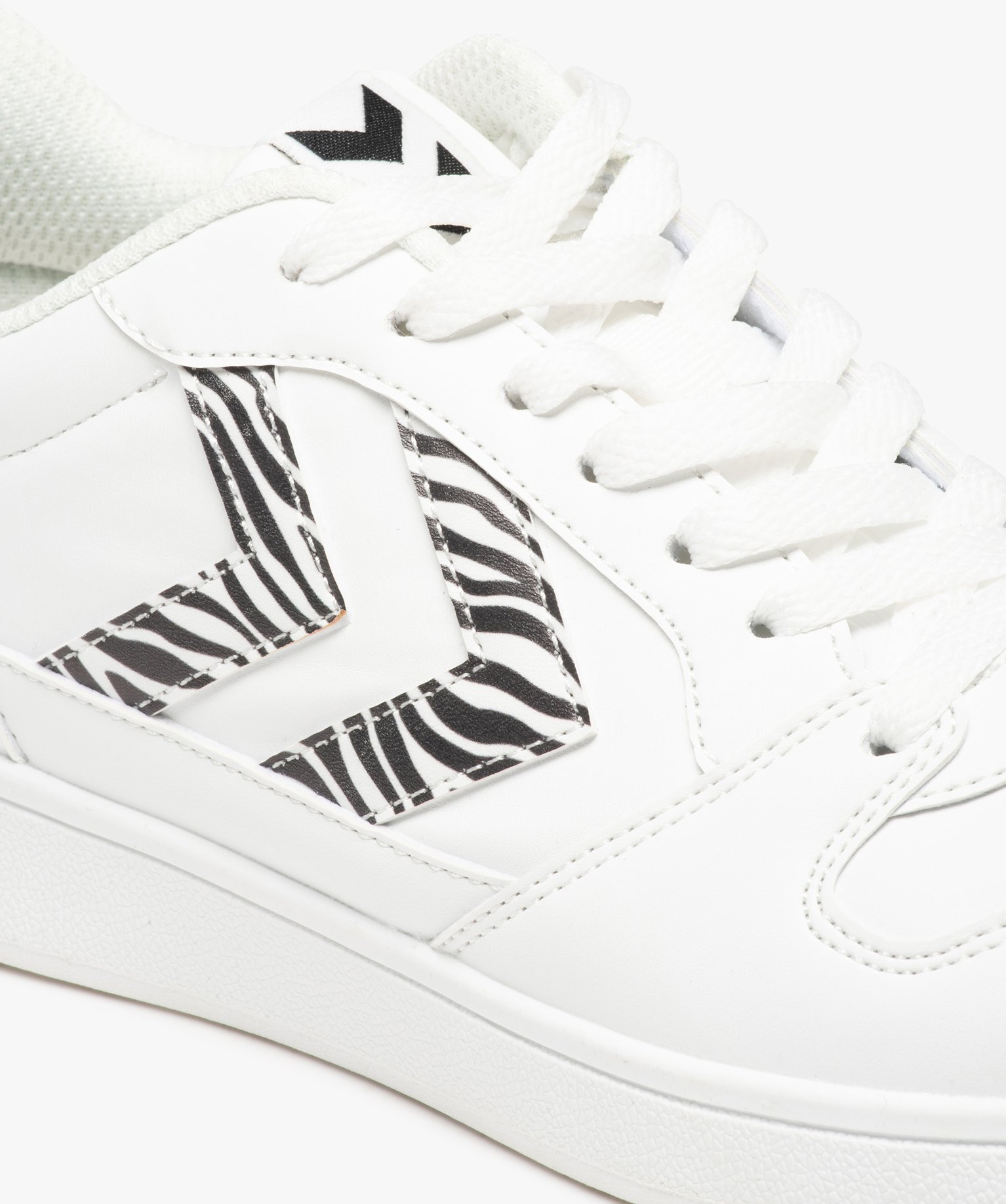Baskets femme à lacets et à bande contrastante - Hummel blanc | GEMO