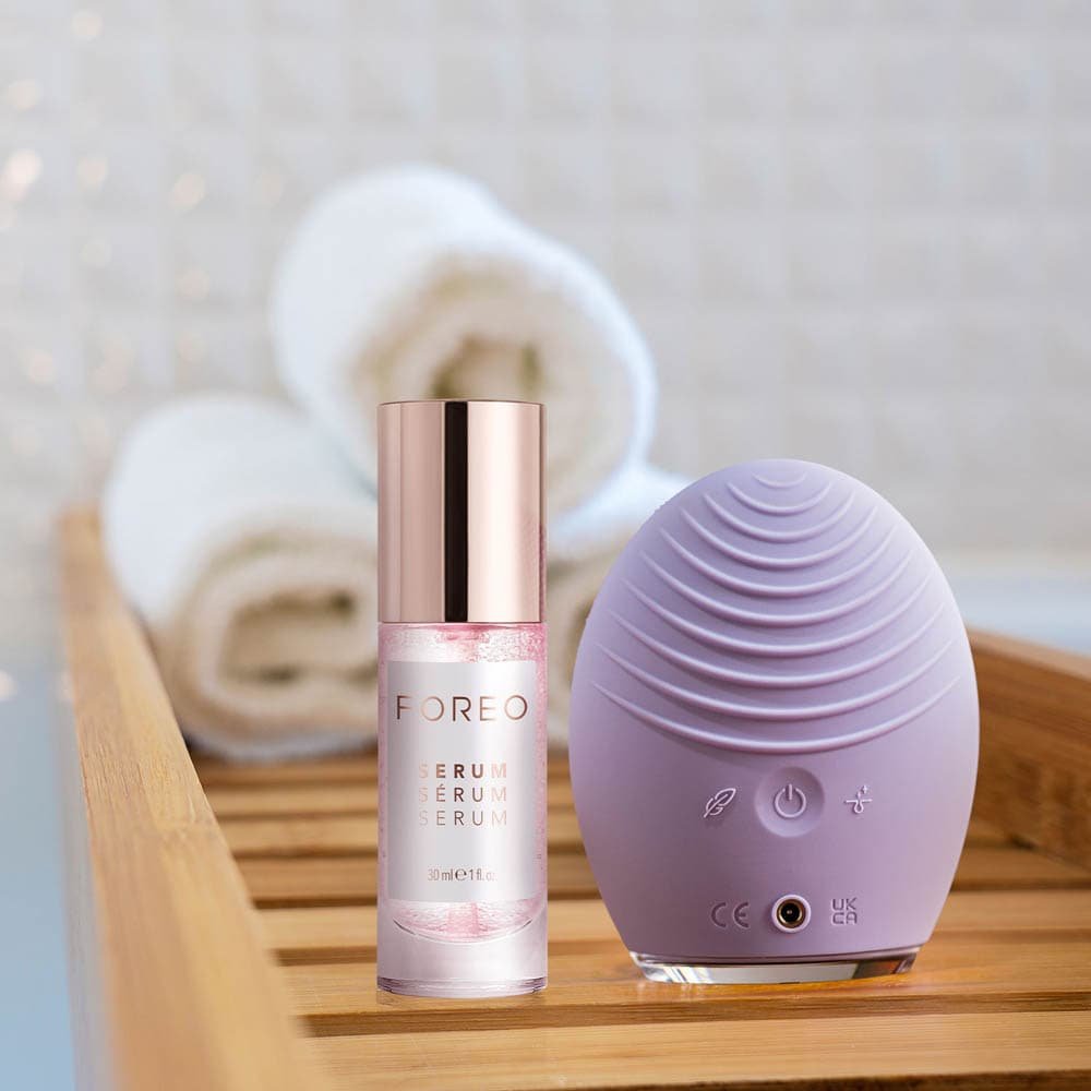 Foreo Luna 4 Smartes 2-in-1-Gesichtsreinigungs- und Straffungsgerät
