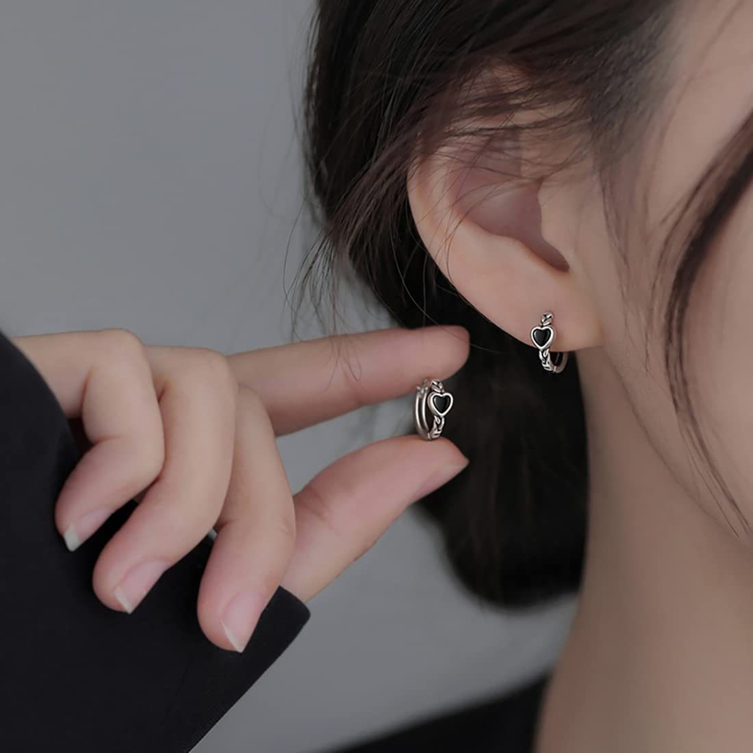 POCHUMIDUU Paar Ohrhänger 925 Sterling Silber Schwarz Herz Huggie Hoop Ohrringe (2-tlg., Retro Kleine Ohrringe Knorpel Helix Ohrringe), für Frauen Teenager Mädchen