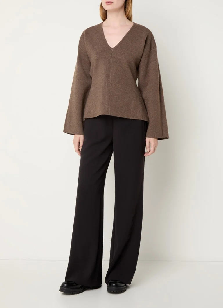 Top Neo Black Linda in maglia fine con maniche a tromba