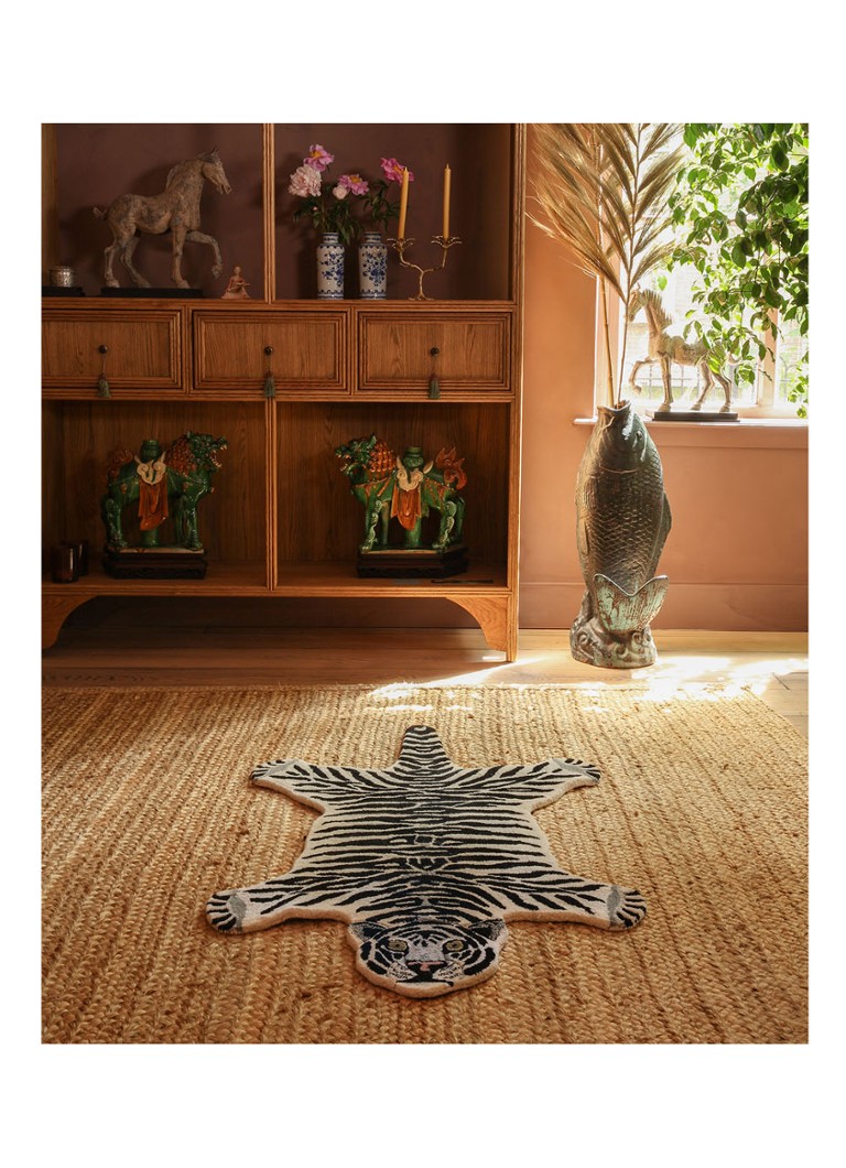 Doing Goods Snowy Tiger Large rug 150 x 90 cm